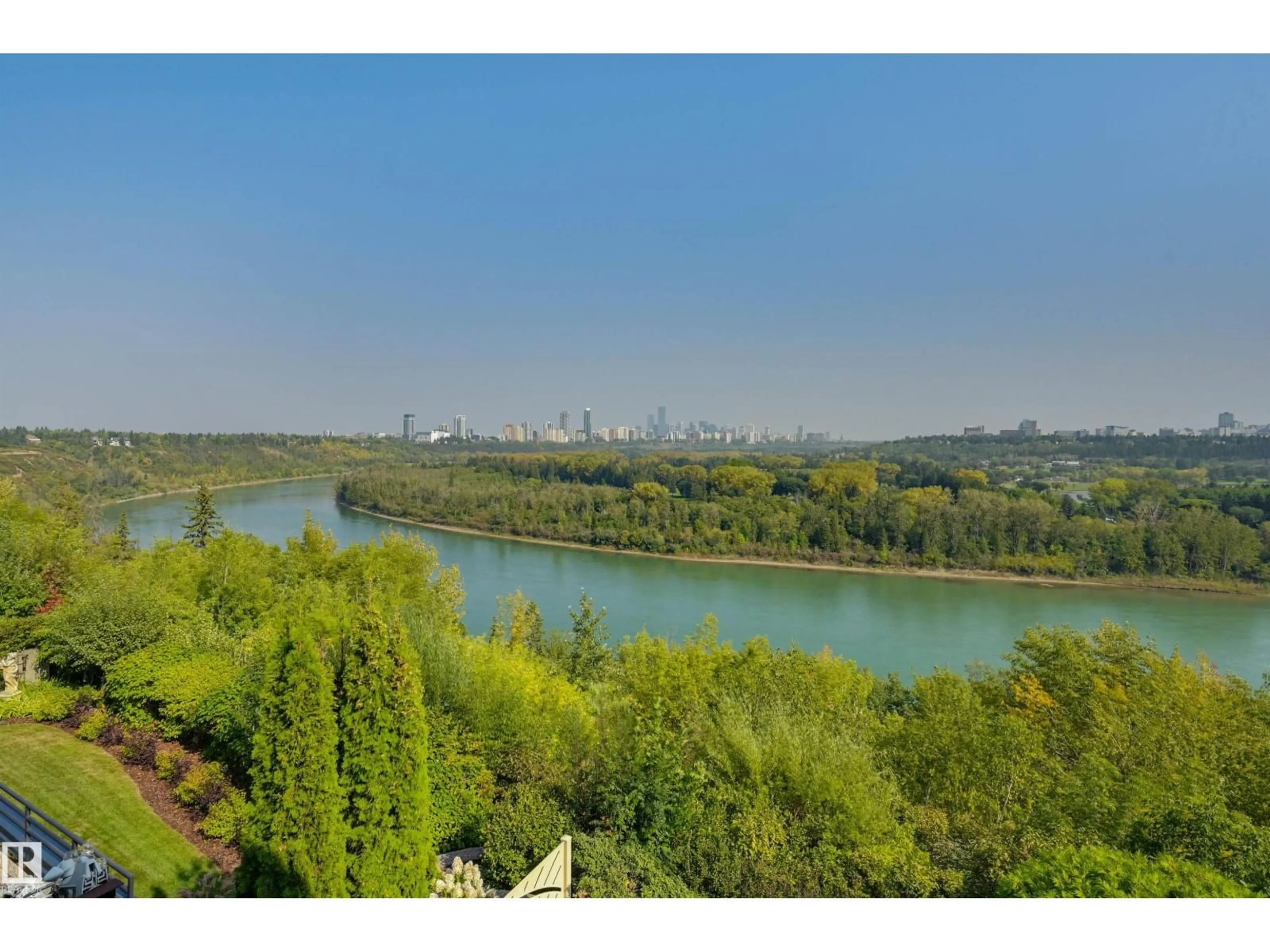 A pic from outside/outdoor area/front of a property/back of a property/a pic from drone, water/lake/river/ocean view for 28 RIVERSIDE CR, Edmonton Alberta T5N3M5