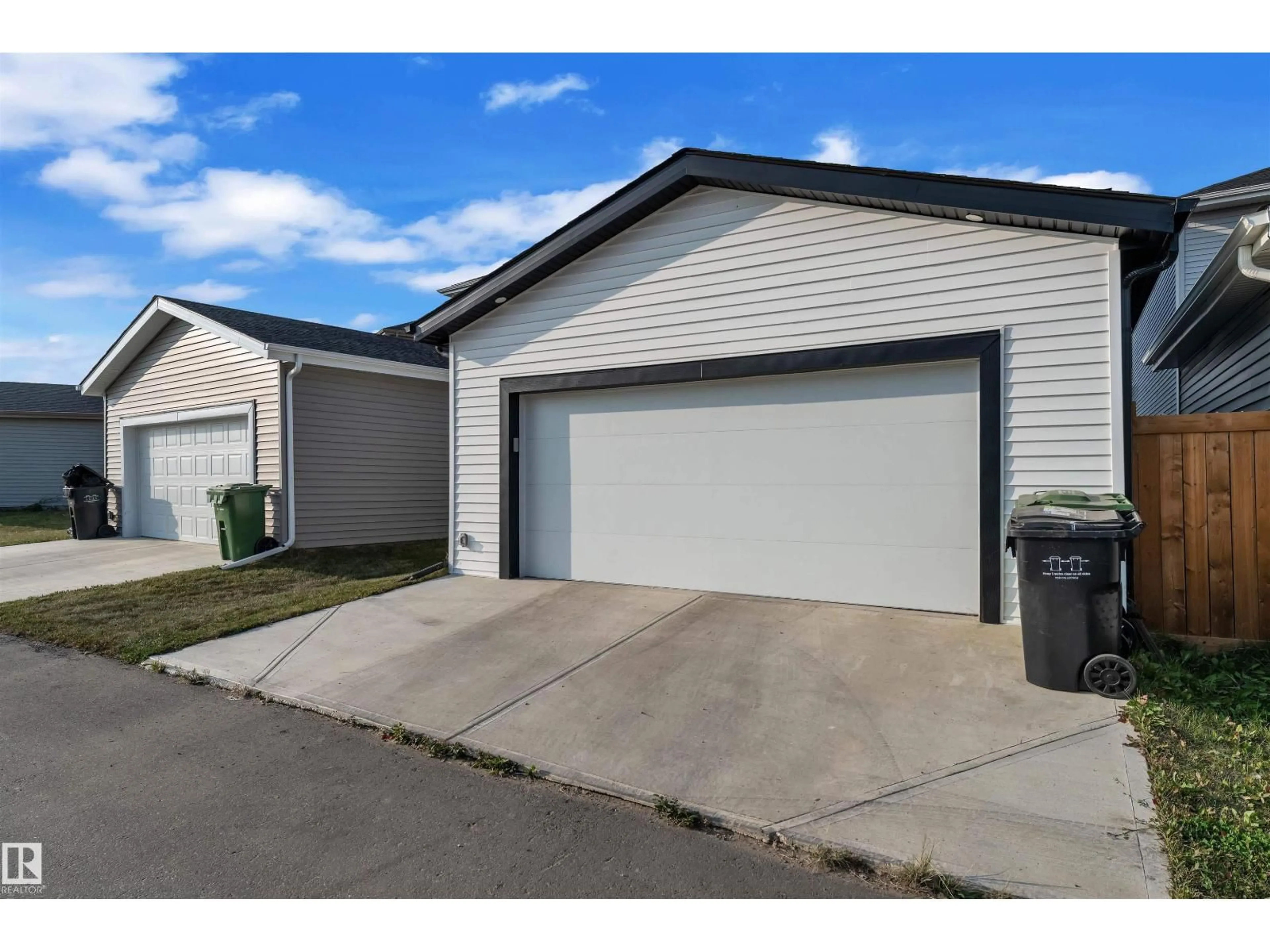 Indoor garage for 244 ROLSTON WD, Leduc Alberta T9E1N1