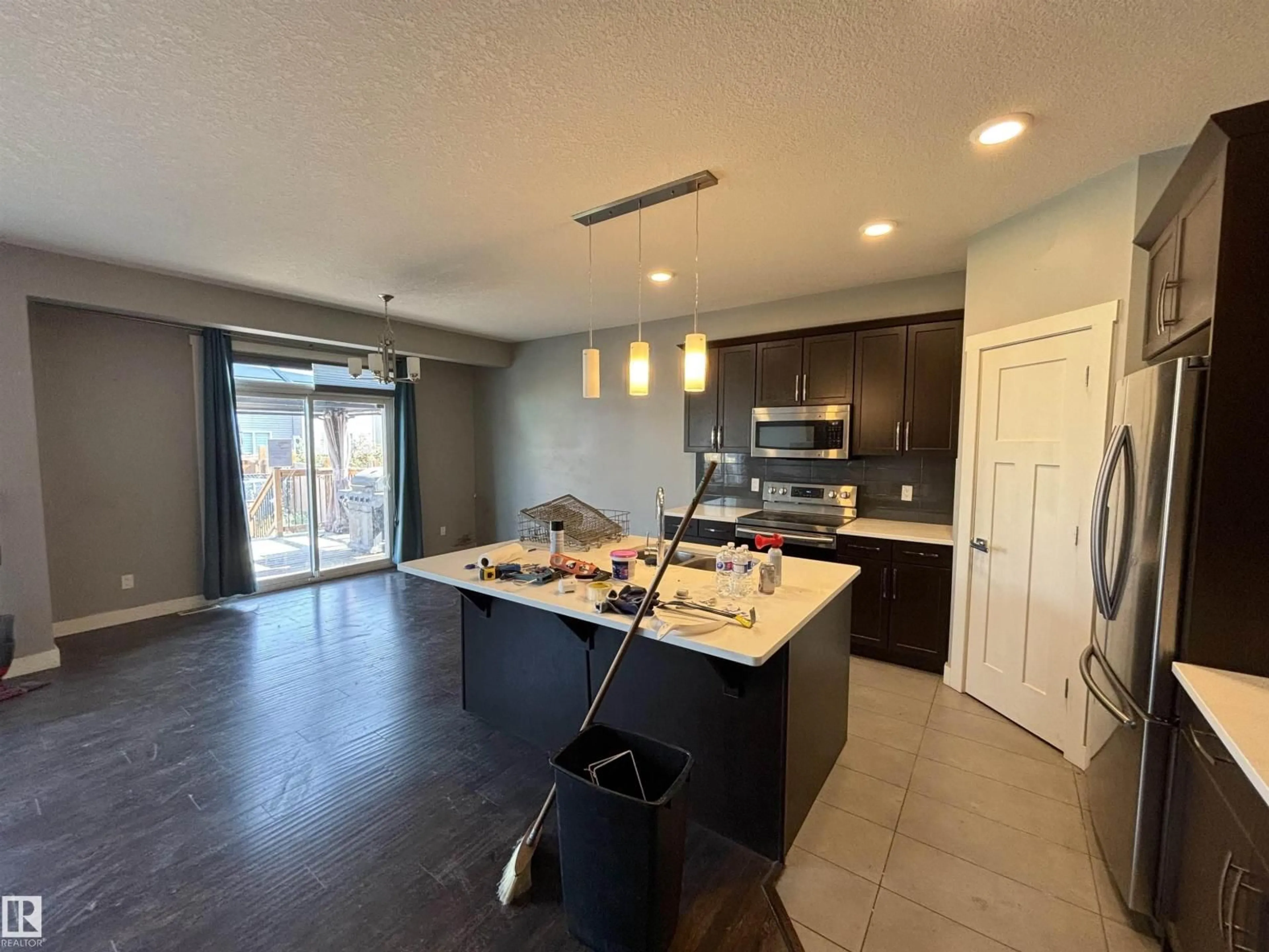 Open concept kitchen, ceramic/tile floor for NW - 17615 77 ST, Edmonton Alberta T5Z0P3