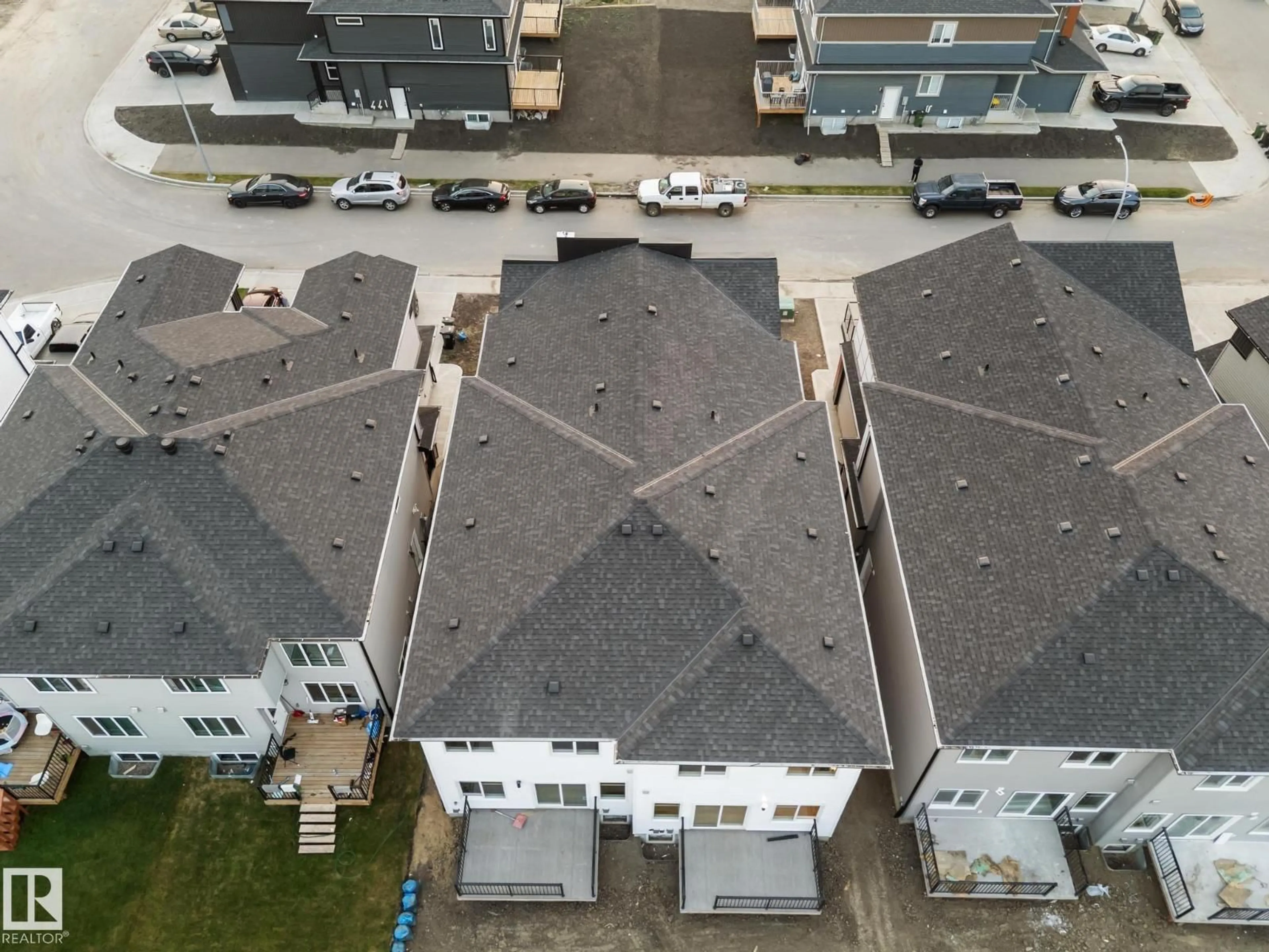 A pic from outside/outdoor area/front of a property/back of a property/a pic from drone, city buildings view from balcony for NW - 15417 20 ST, Edmonton Alberta T5Y4H8