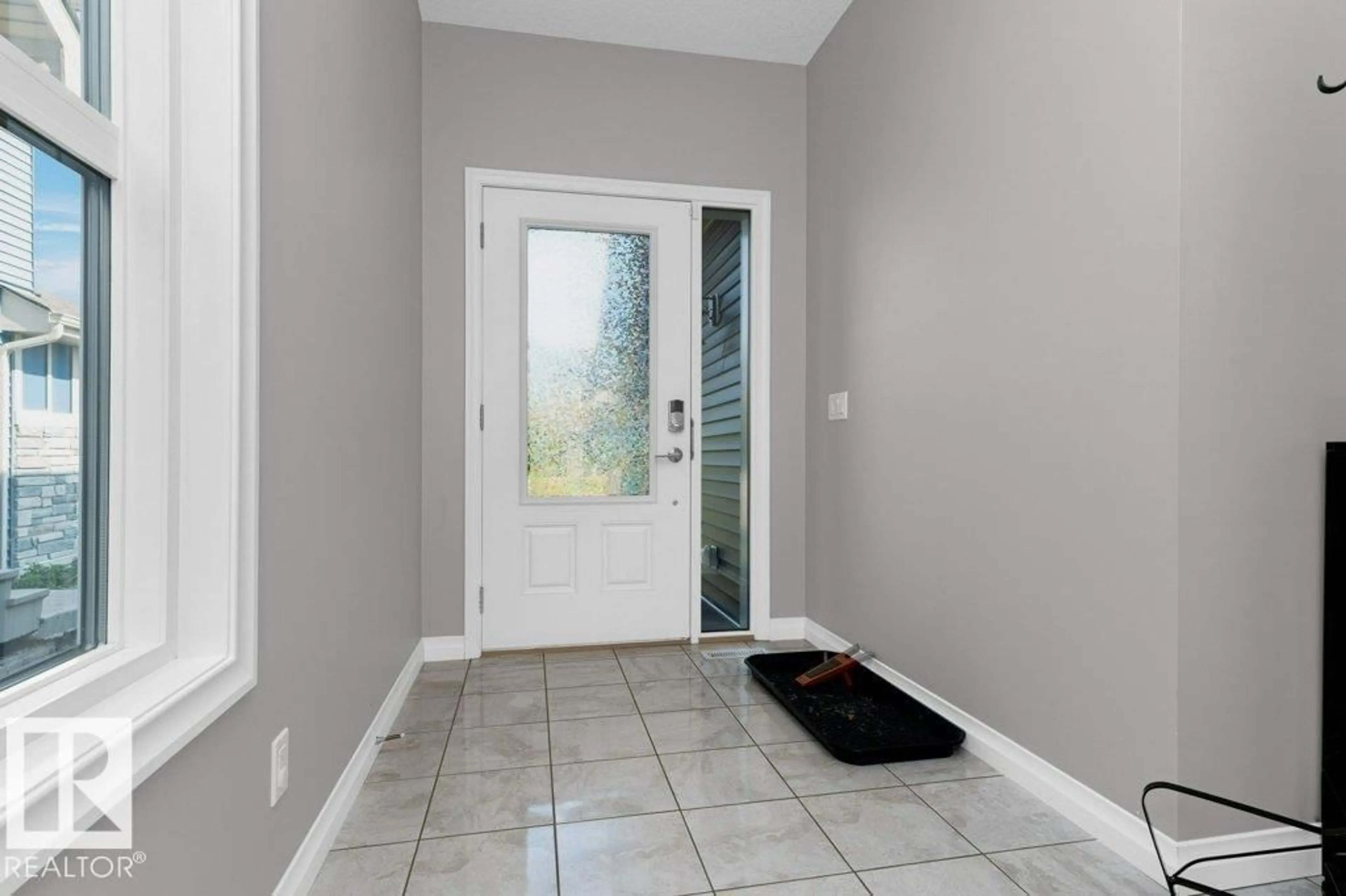 Indoor entryway for 3622 CHERRY LI SW, Edmonton Alberta T6X2B2
