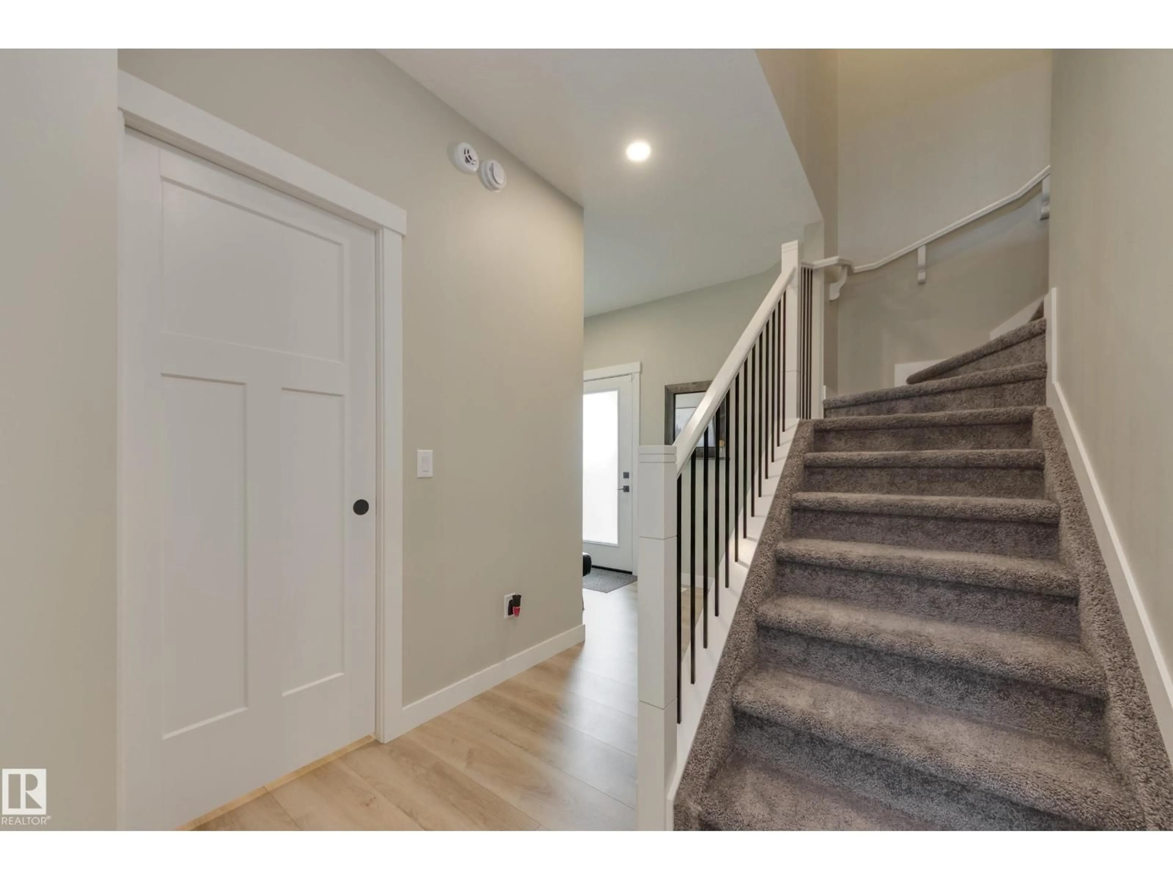 Indoor entryway for NE - 17335 7 ST, Edmonton Alberta T5Y4E7