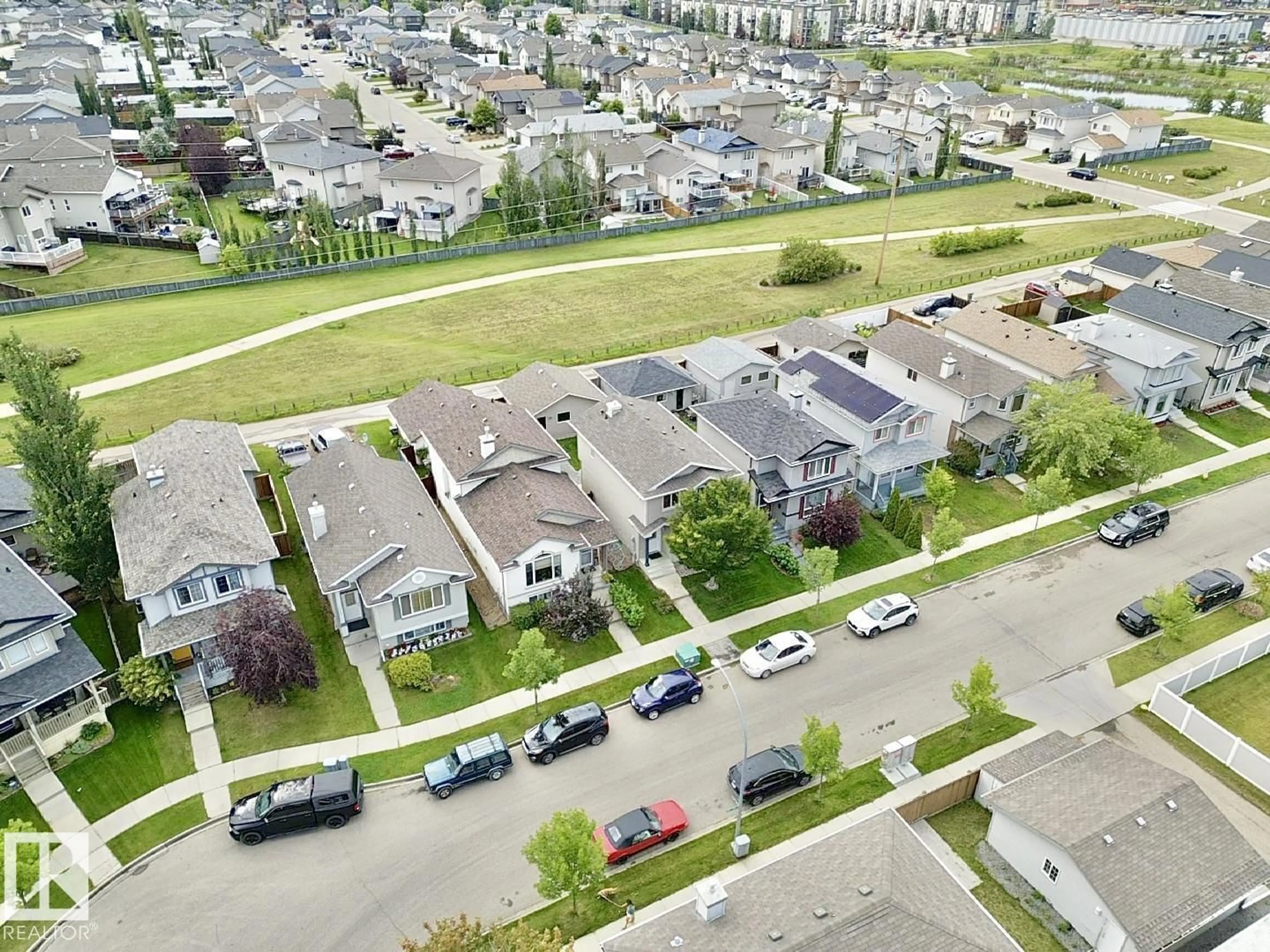 A pic from outside/outdoor area/front of a property/back of a property/a pic from drone, street for 16112 43 ST, Edmonton Alberta T5Y0G5
