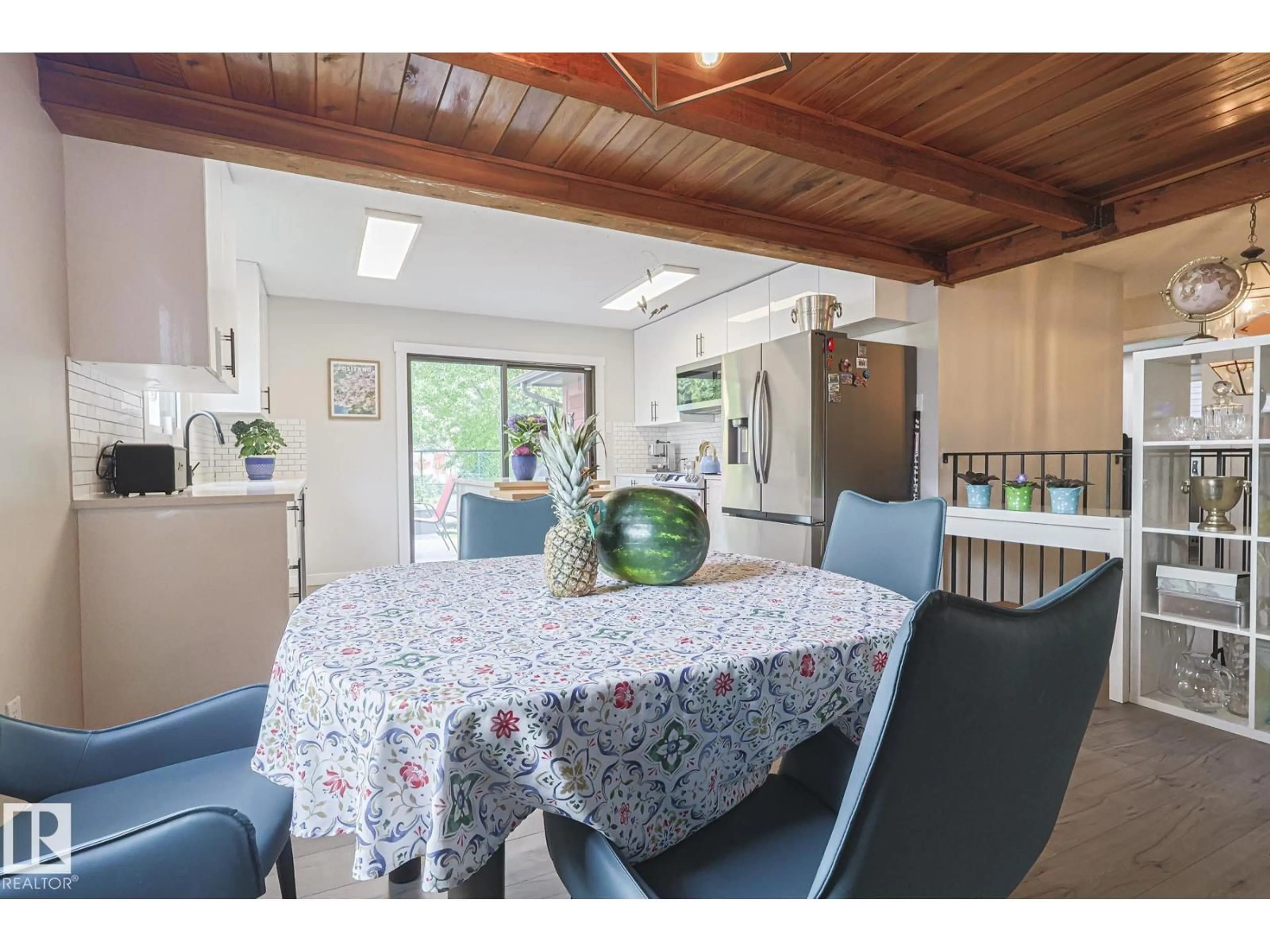 Dining room, unknown for 10614 25A AV, Edmonton Alberta T6J4K3