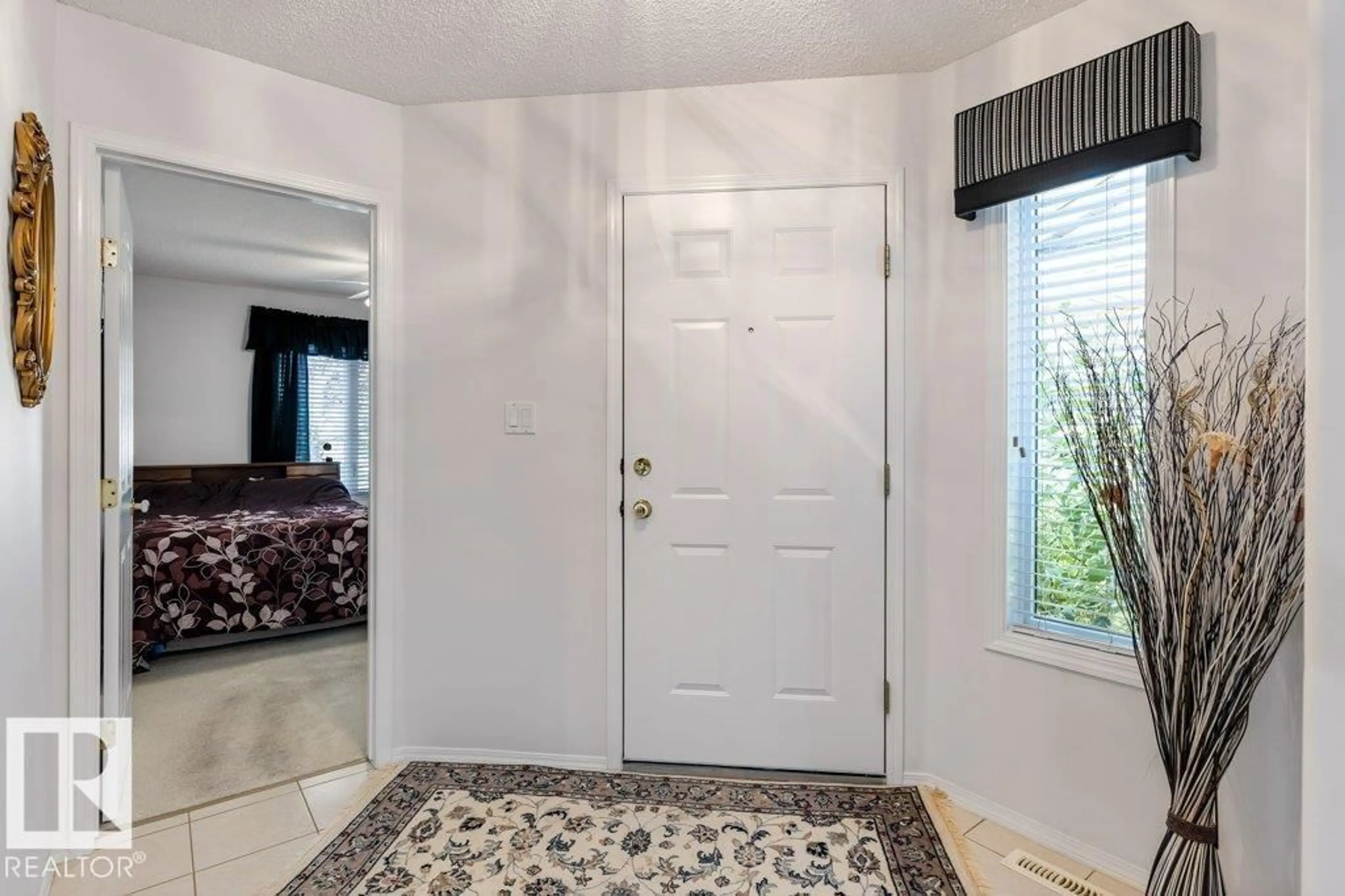Indoor entryway for 13 57A ERIN RIDGE DR, St. Albert Alberta T8N6G1
