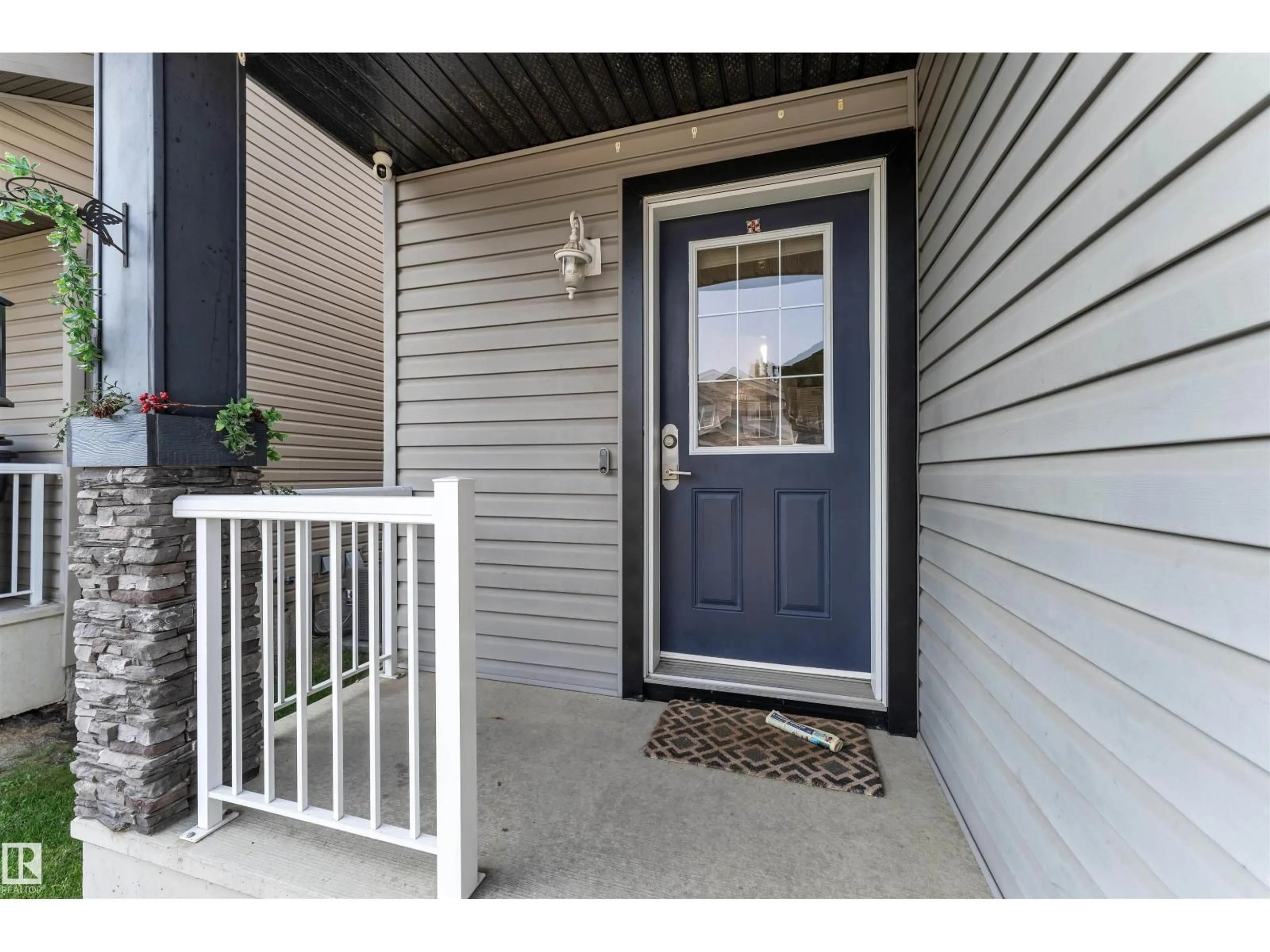Indoor entryway for 1730 - 20 LEGER GATE, Edmonton Alberta T6R0R3