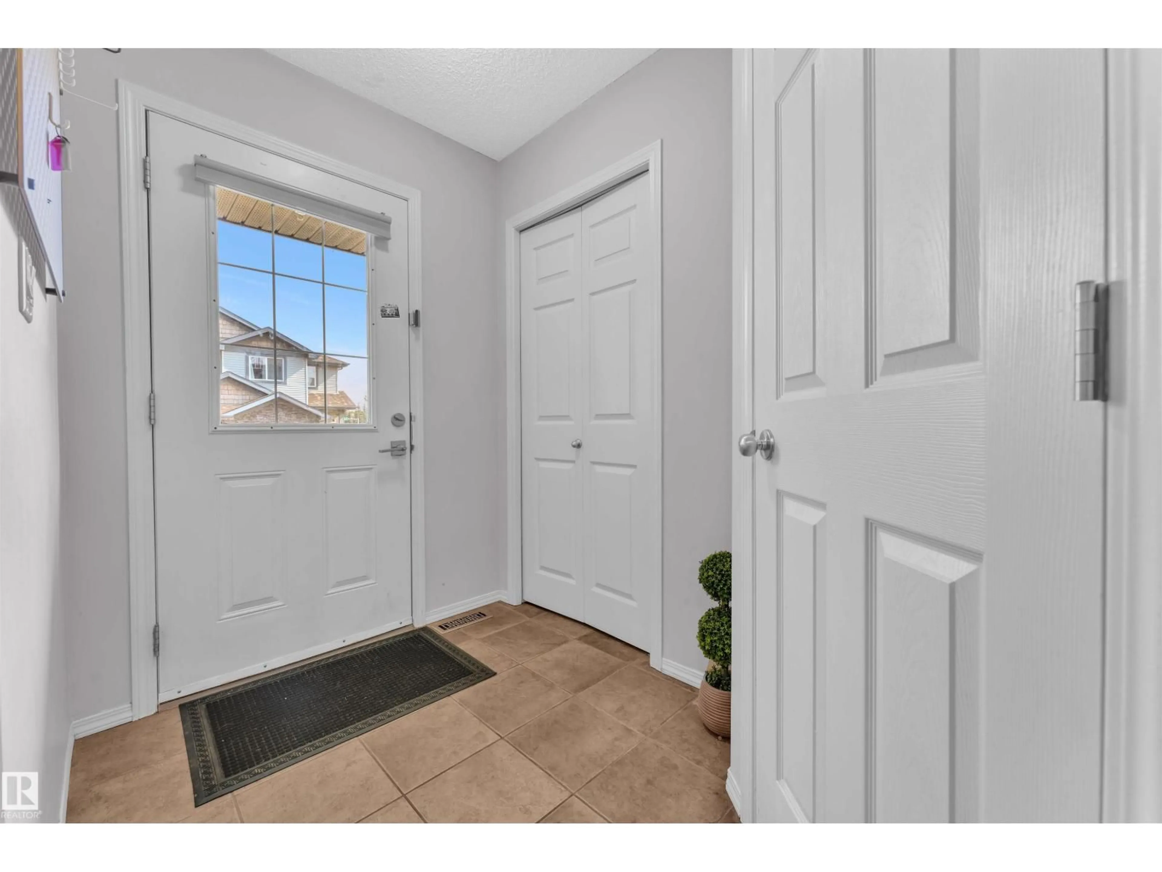 Indoor entryway for 1730 - 20 LEGER GATE, Edmonton Alberta T6R0R3