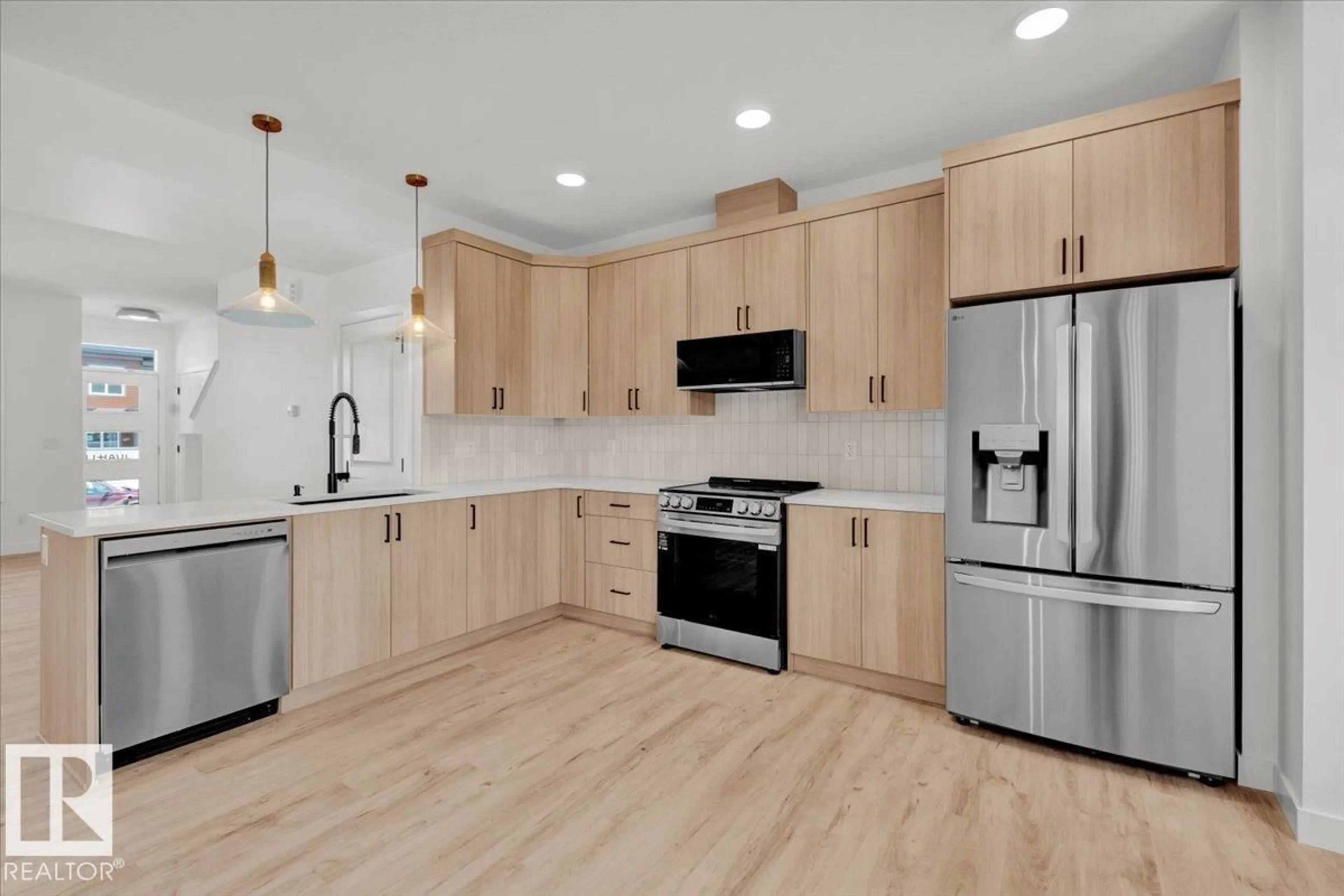 Open concept kitchen, unknown for 1335 KESWICK DR, Edmonton Alberta T6W4V8