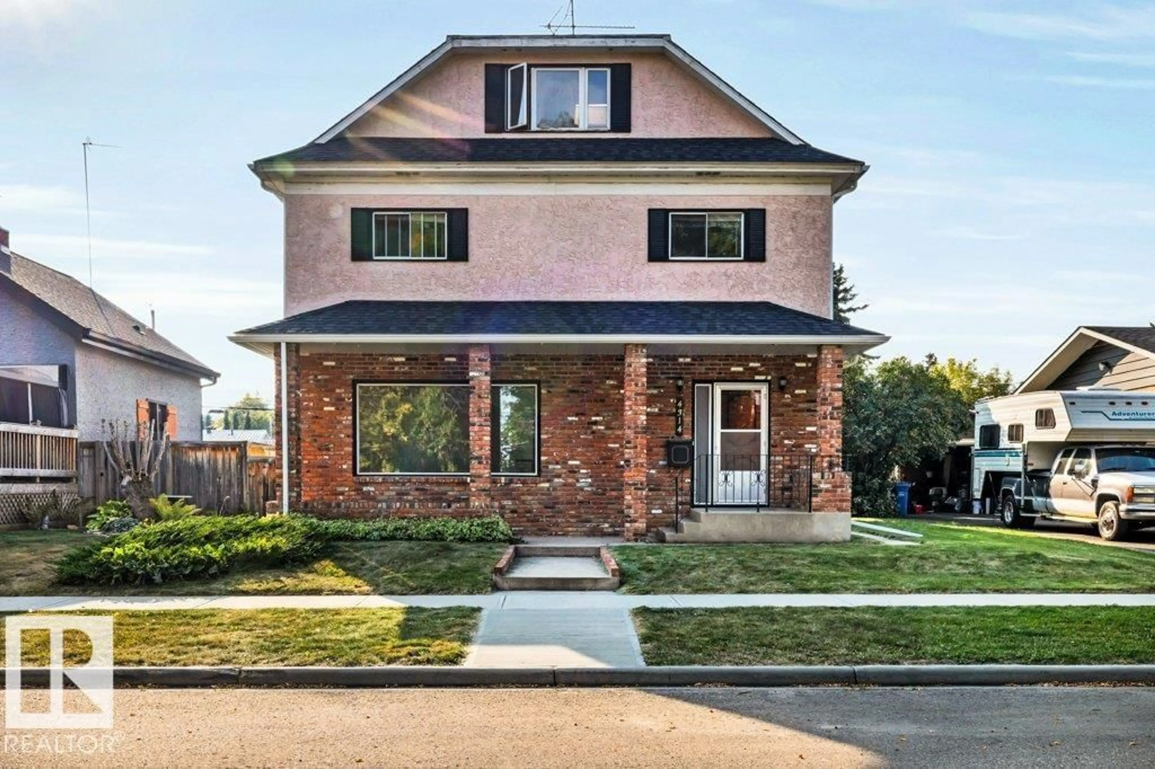Home with brick exterior material, street for 4314 52 ST, Wetaskiwin Alberta T9A1N4