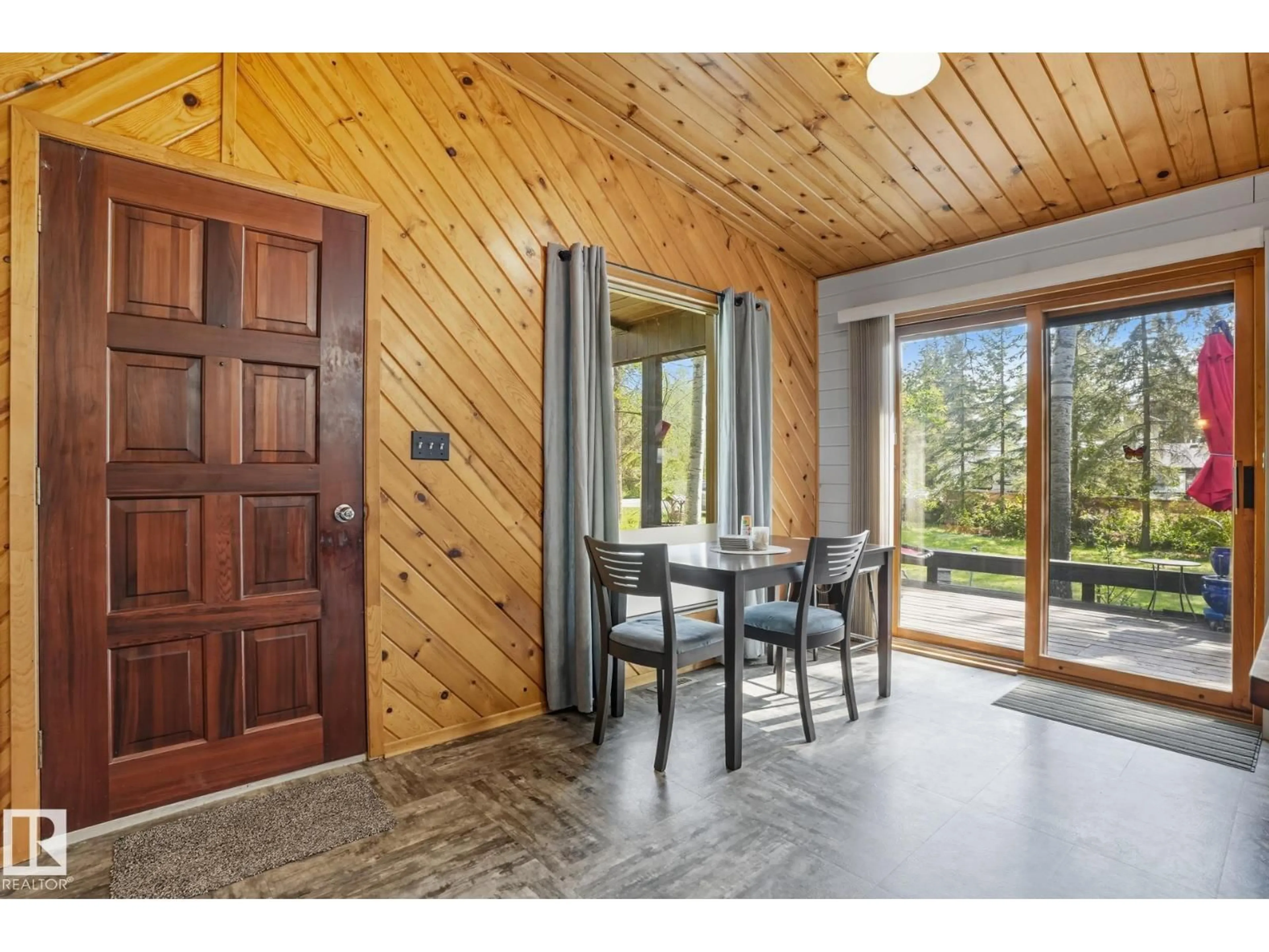 Indoor entryway for 6309 49 ST, Rural Wetaskiwin County Alberta T0C2C0
