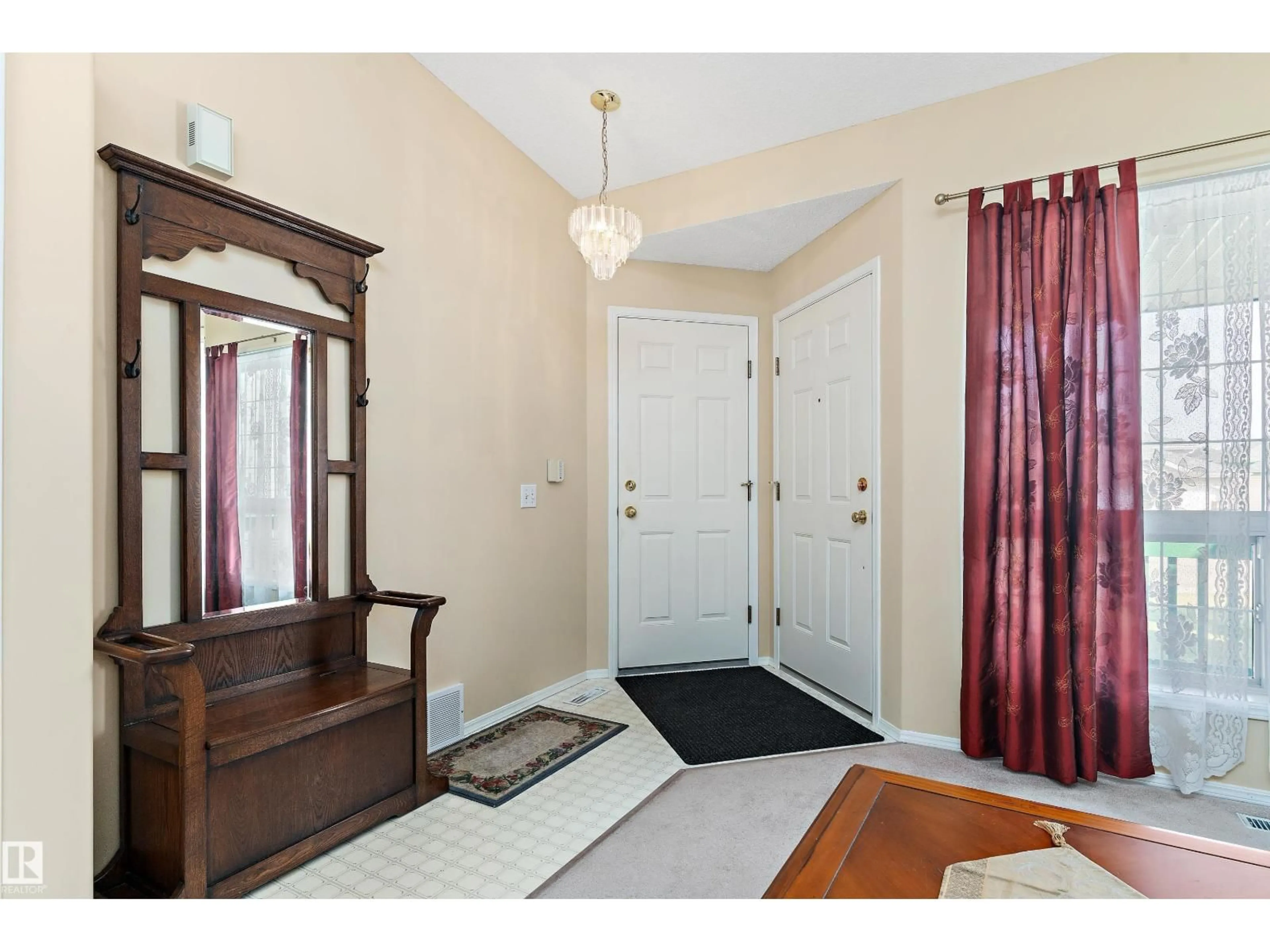 Indoor entryway for NW - 13148 36 ST, Edmonton Alberta T5A5C7