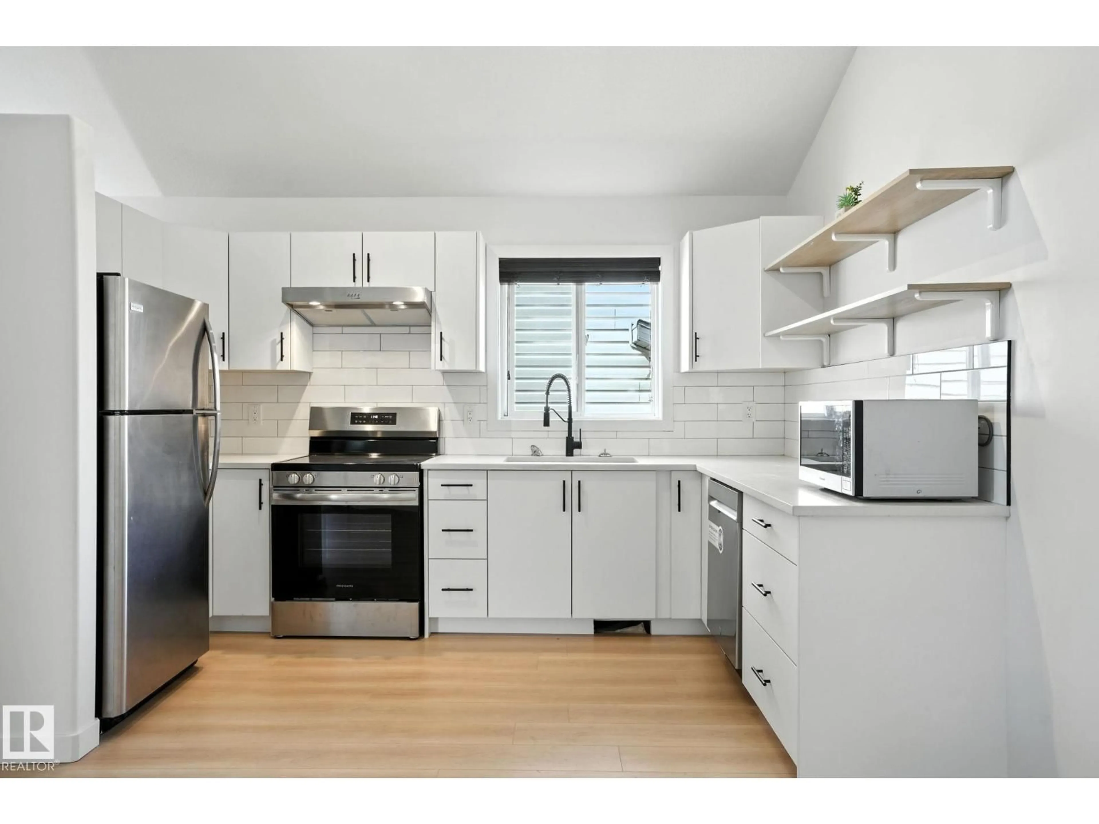 Standard kitchen, wood/laminate floor for NW - 11316 167B AV, Edmonton Alberta T5X6G8