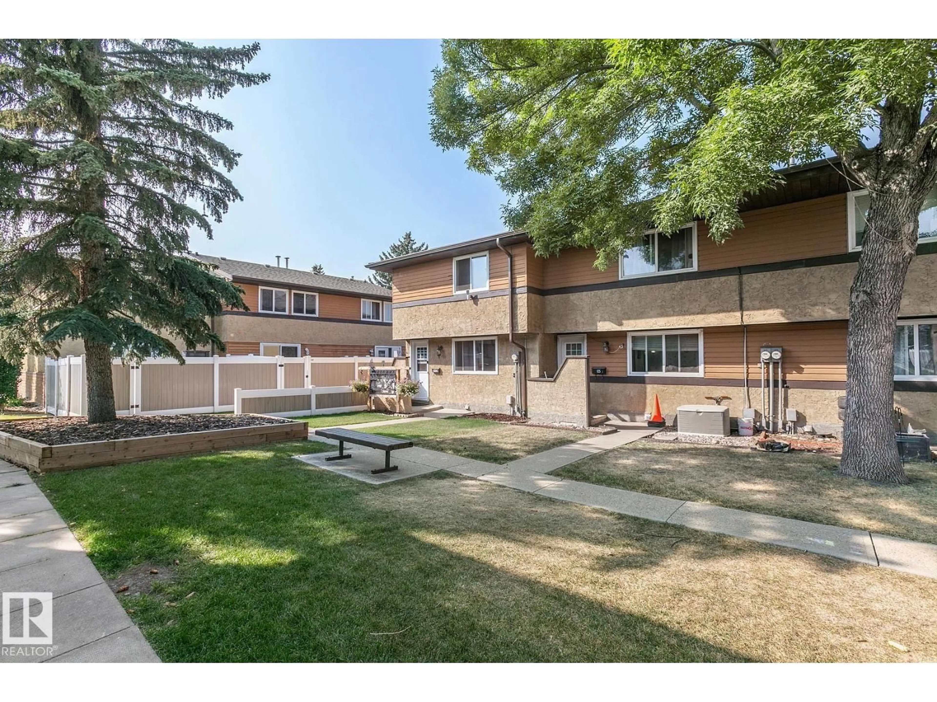 Patio, street for 125 WOODBOROUGH WY, Edmonton Alberta T5Y1N2