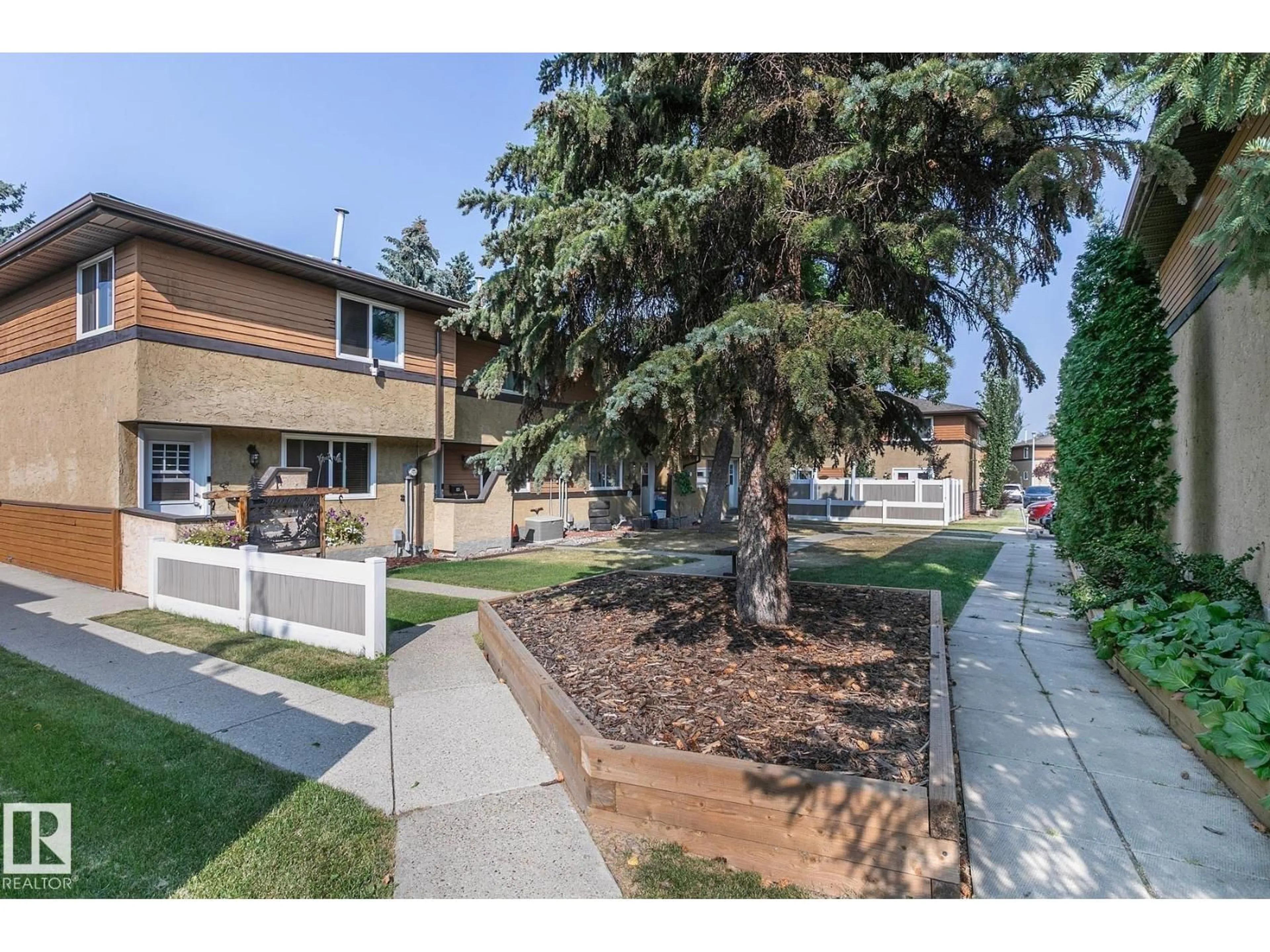 Unknown for 125 WOODBOROUGH WY, Edmonton Alberta T5Y1N2