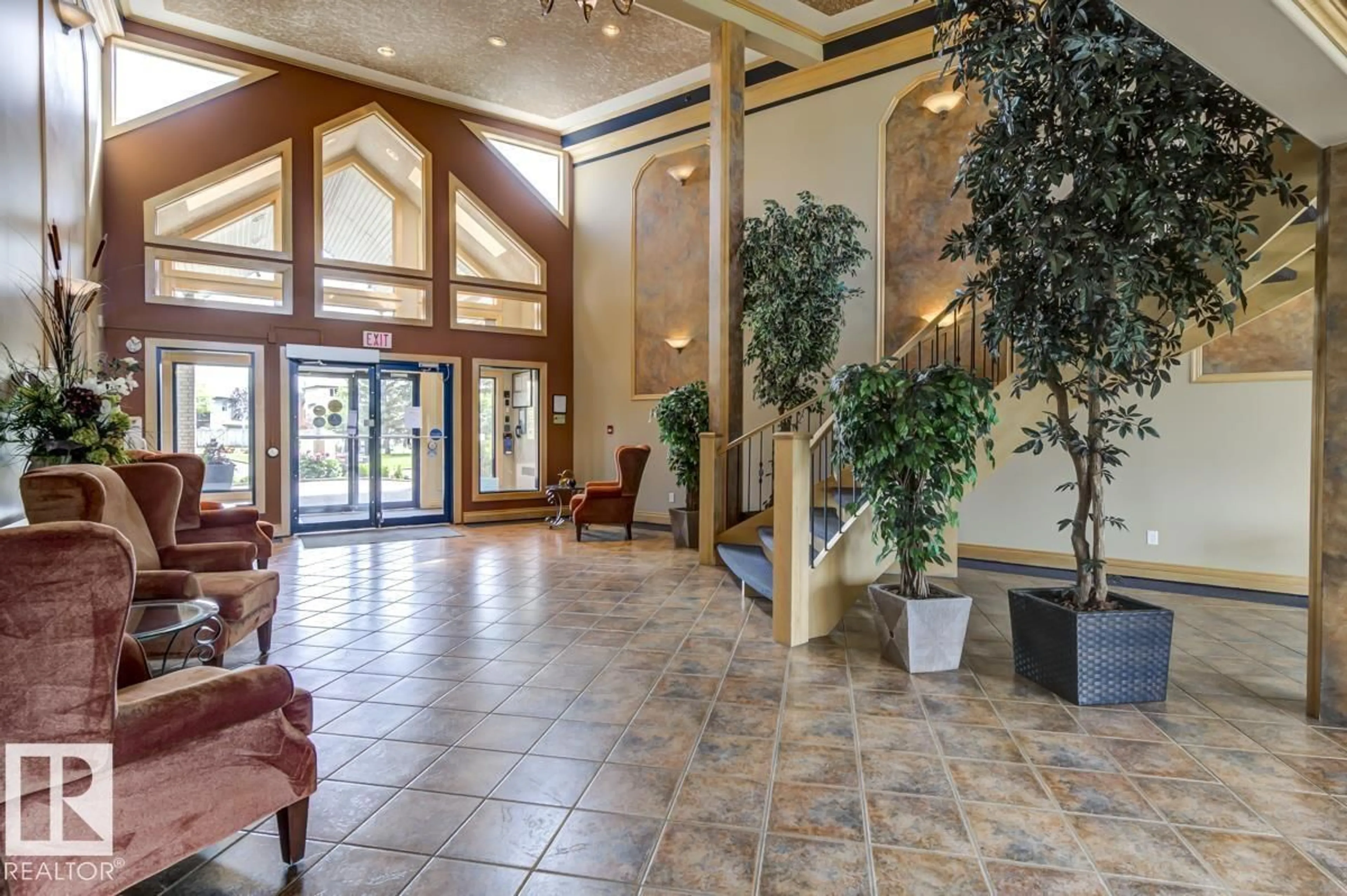 Lobby for 100 - 318 FOXHAVEN DR, Sherwood Park Alberta T8A6B6