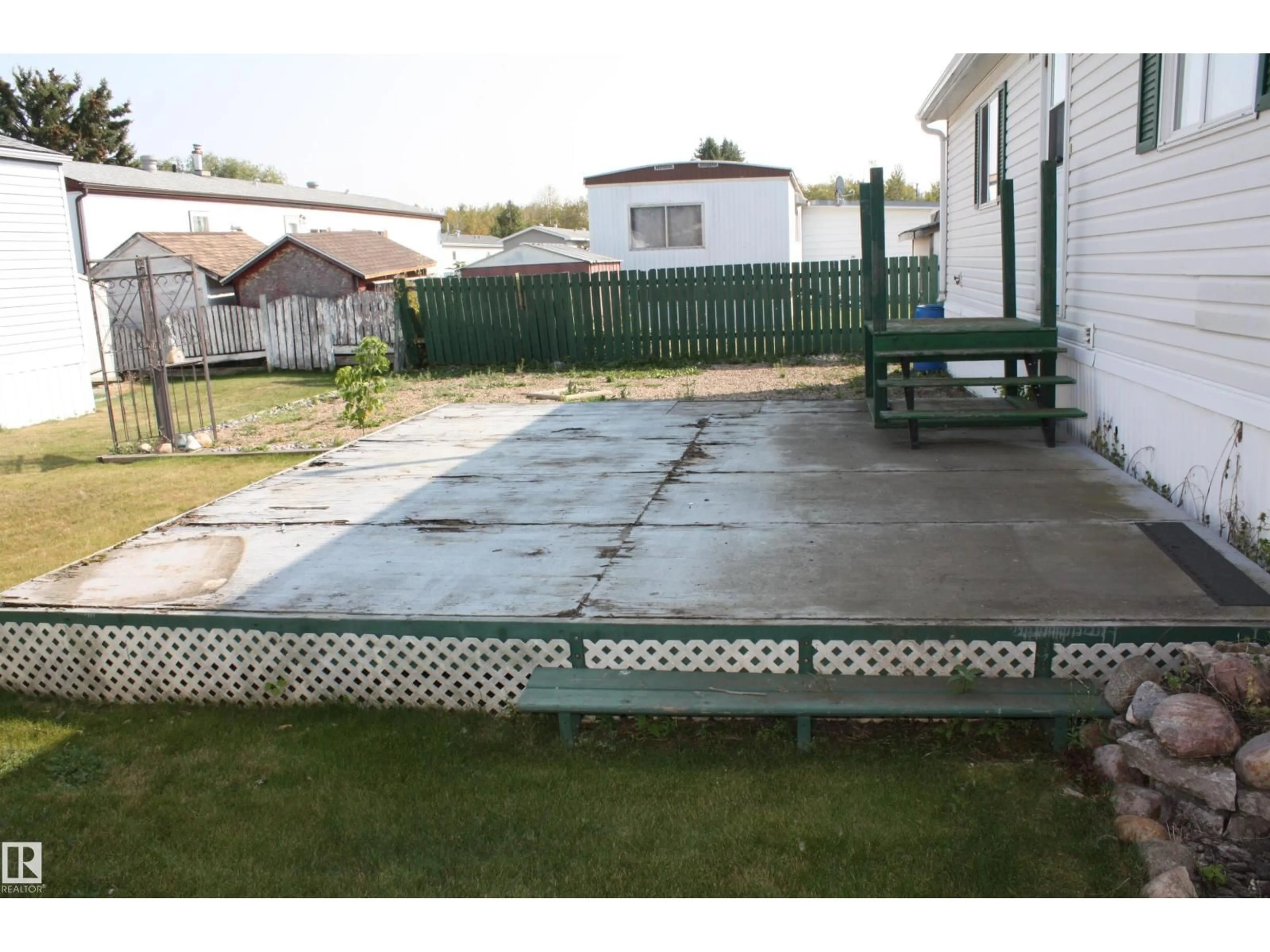 Patio, street for 5414 EASTVIEW CRESCENT, Redwater Alberta T0A2W0