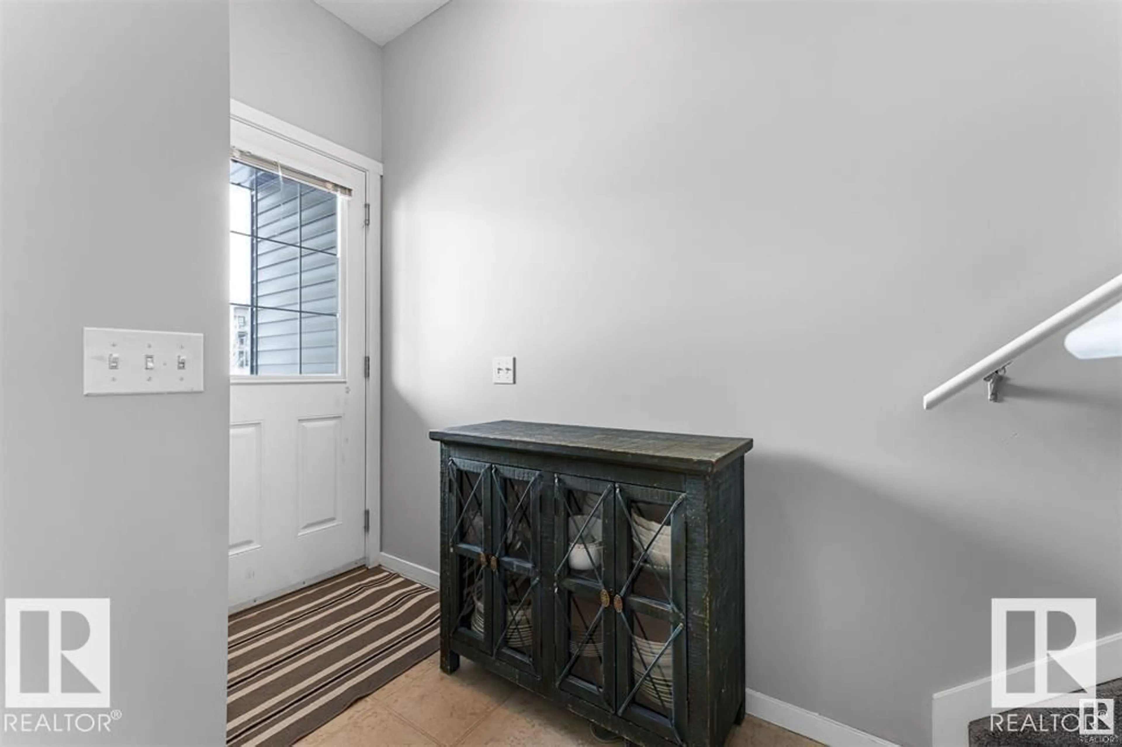 Indoor entryway for 8209 - 54 217 ST, Edmonton Alberta T5T6Z4