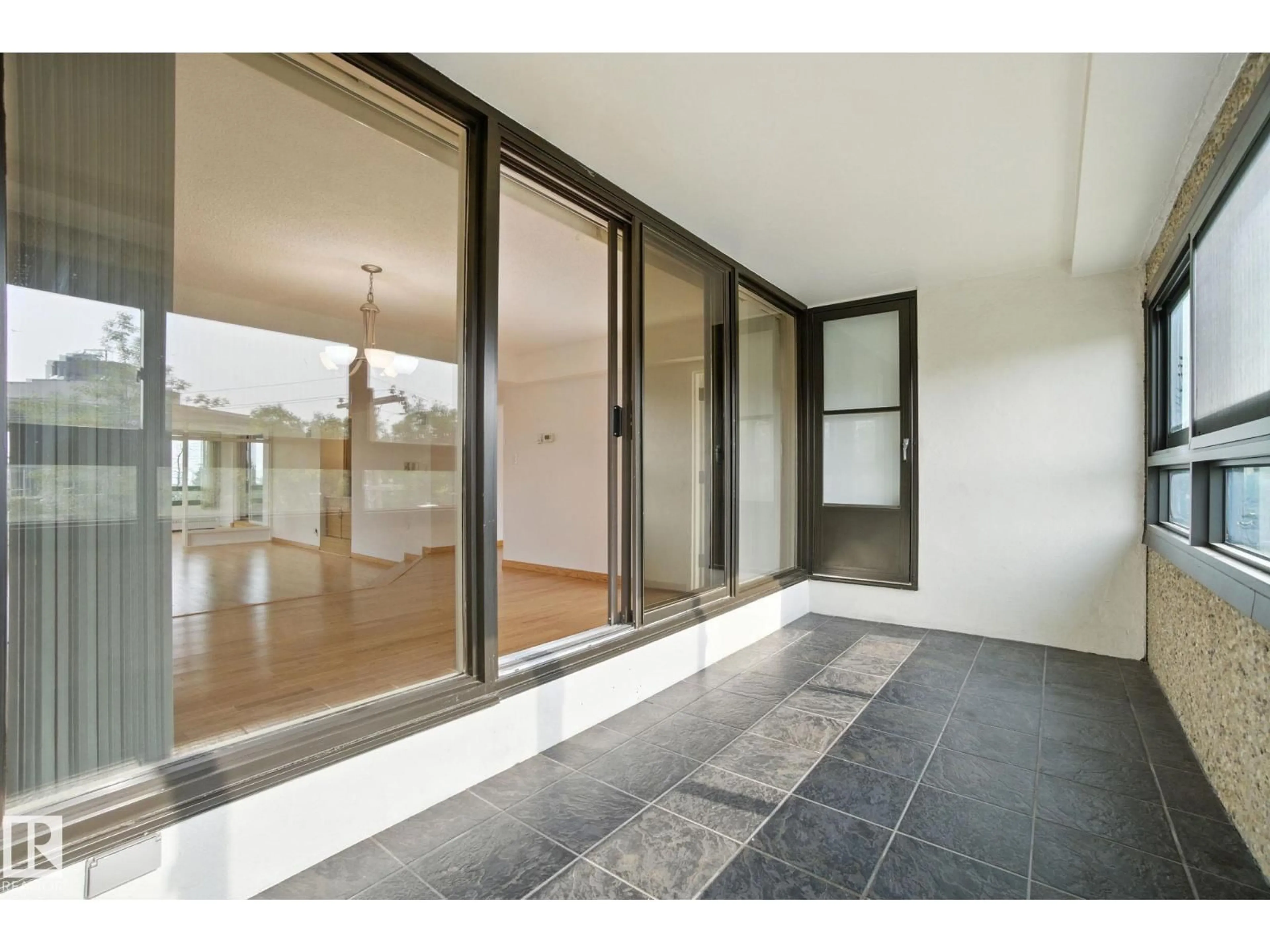 Indoor foyer for 203 - 9929 SASKATCHEWAN NW, Edmonton Alberta T6E5J9