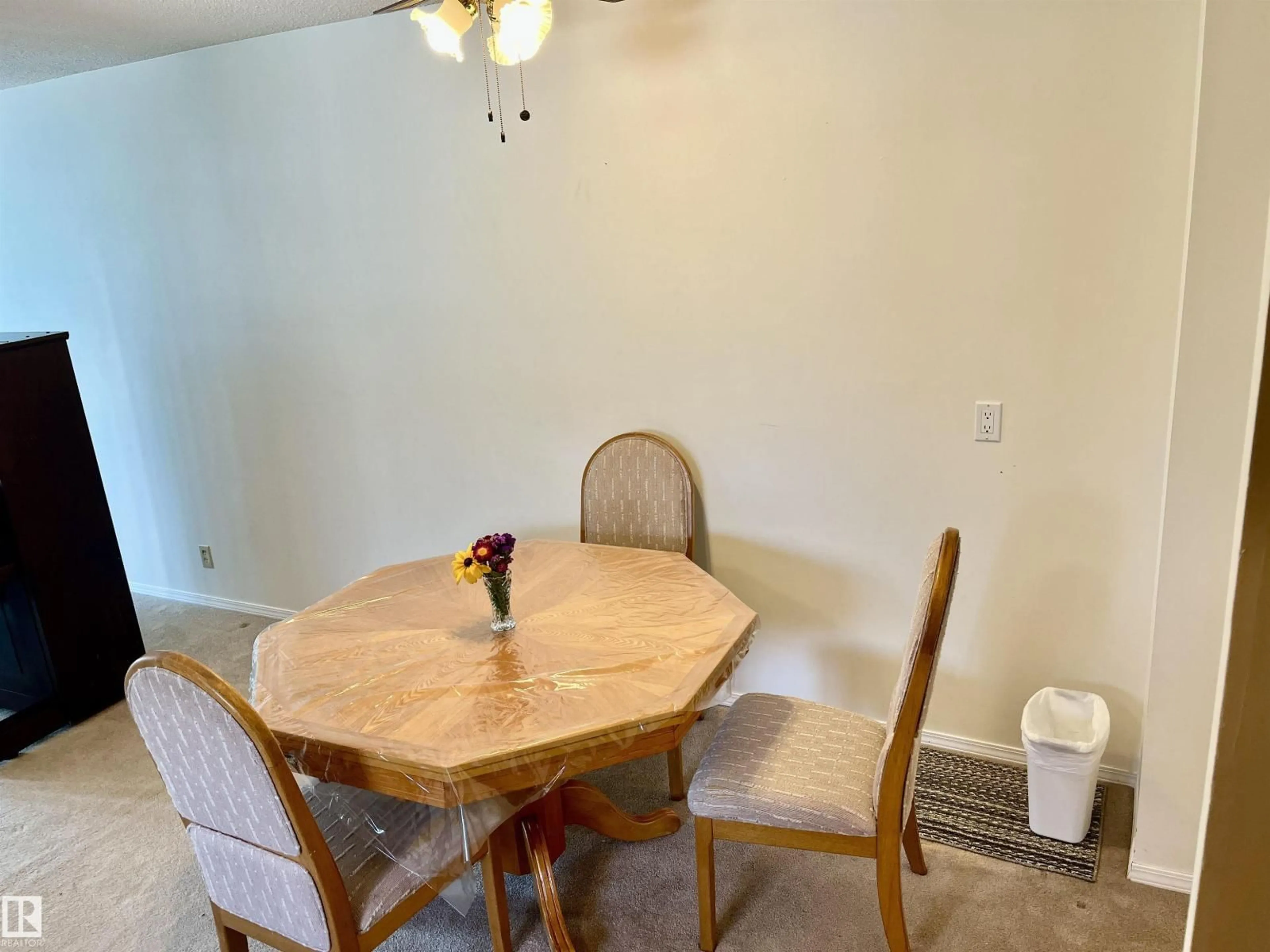Dining room, unknown for 5704 49A ST, Vegreville Alberta T9C1H6