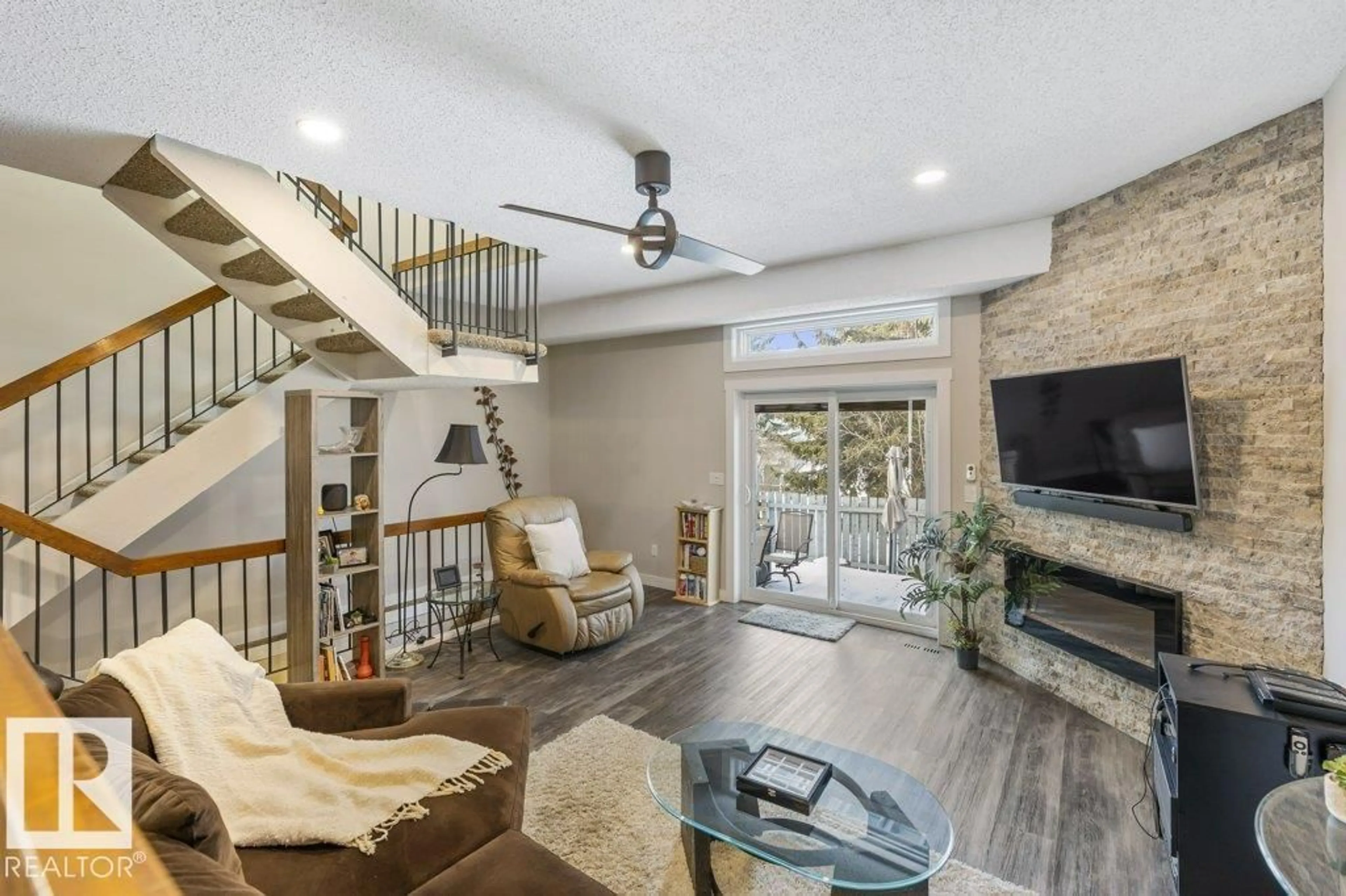 Living room with furniture, unknown for 201 LAKESIDE GR, St. Albert Alberta T8N3T3