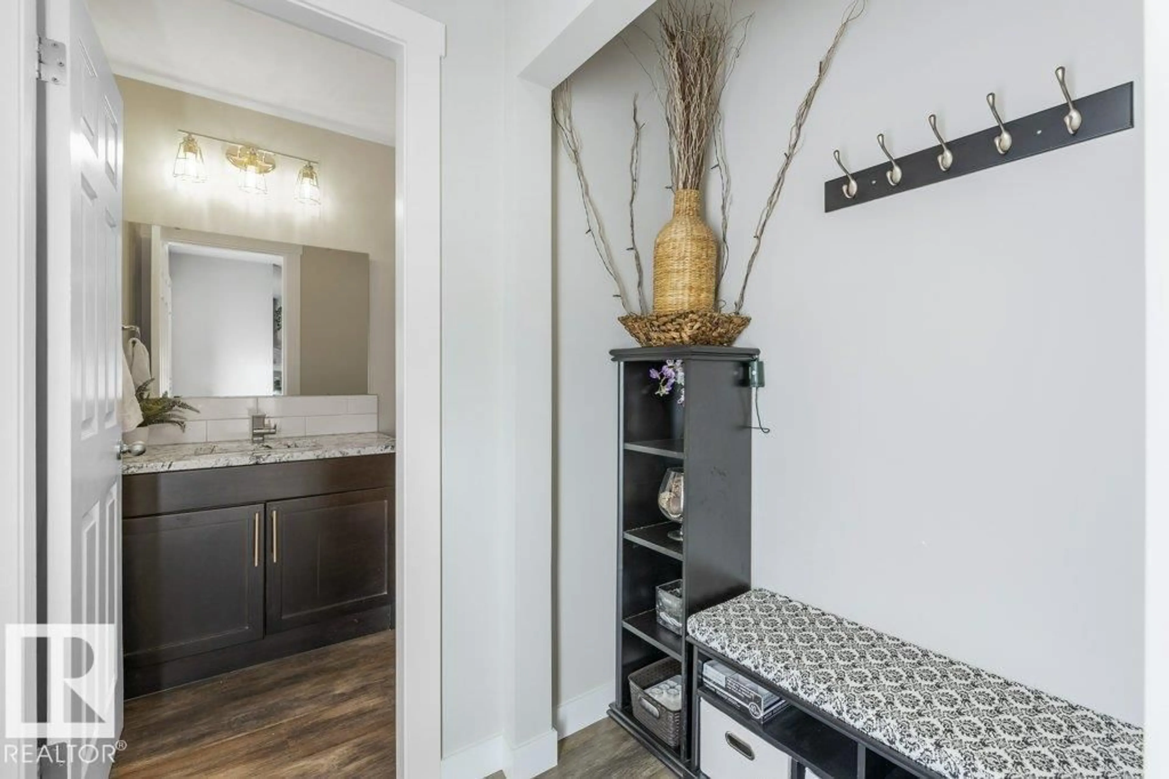 Laundry room for 201 LAKESIDE GR, St. Albert Alberta T8N3T3