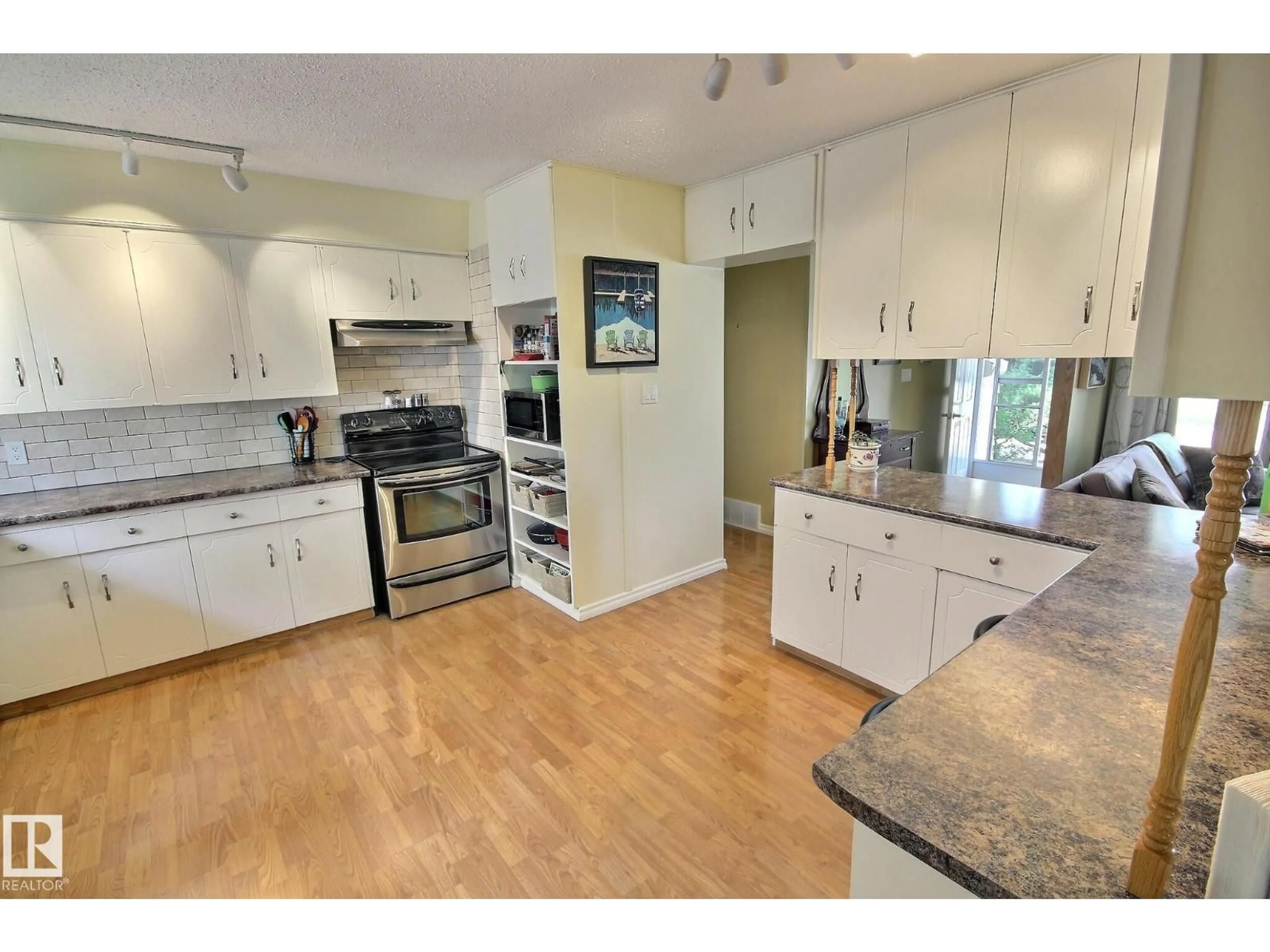 Open concept kitchen, unknown for 2 WASCANA ST, Spruce Grove Alberta T7X1M4
