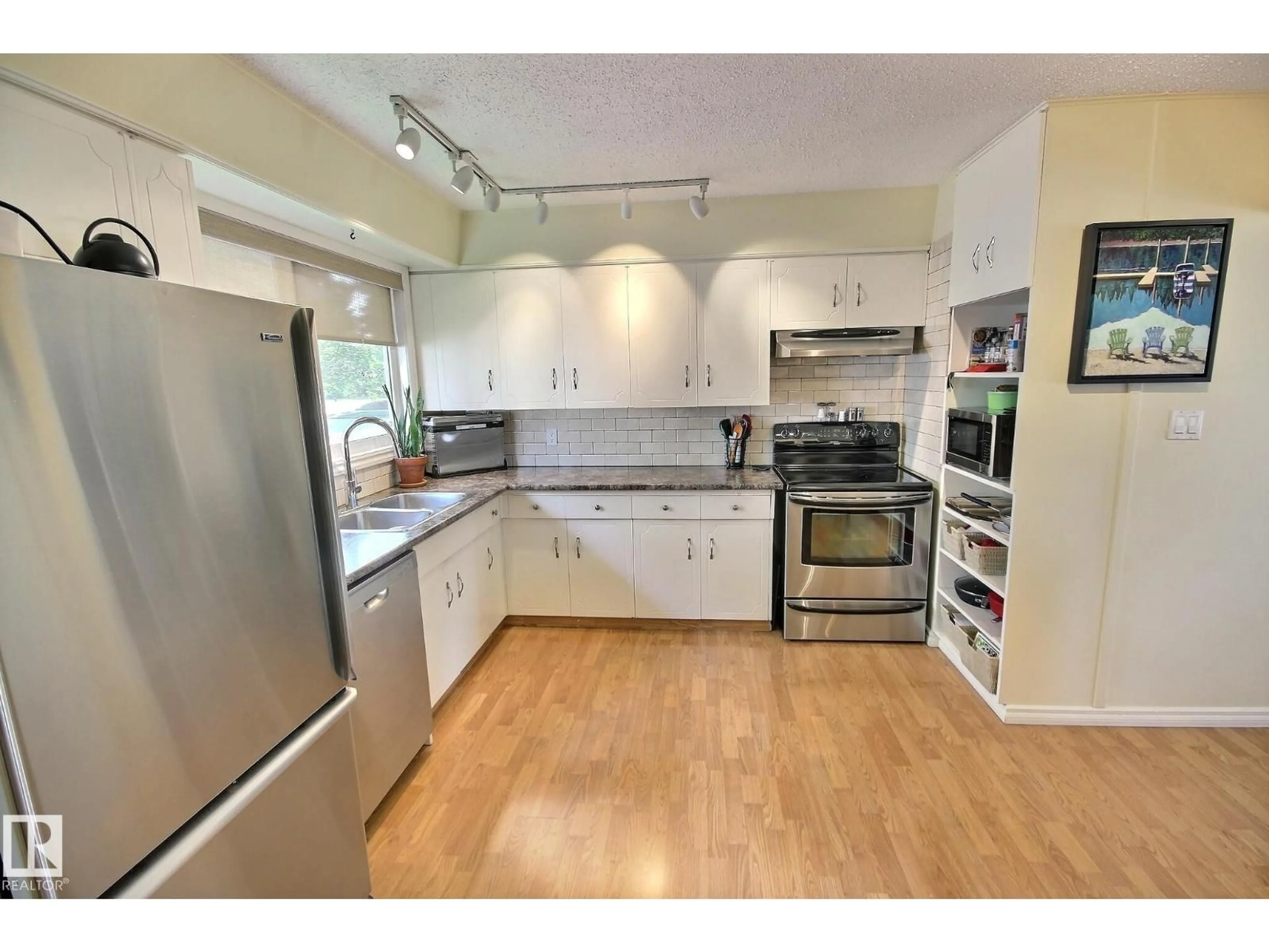 Open concept kitchen, unknown for 2 WASCANA ST, Spruce Grove Alberta T7X1M4