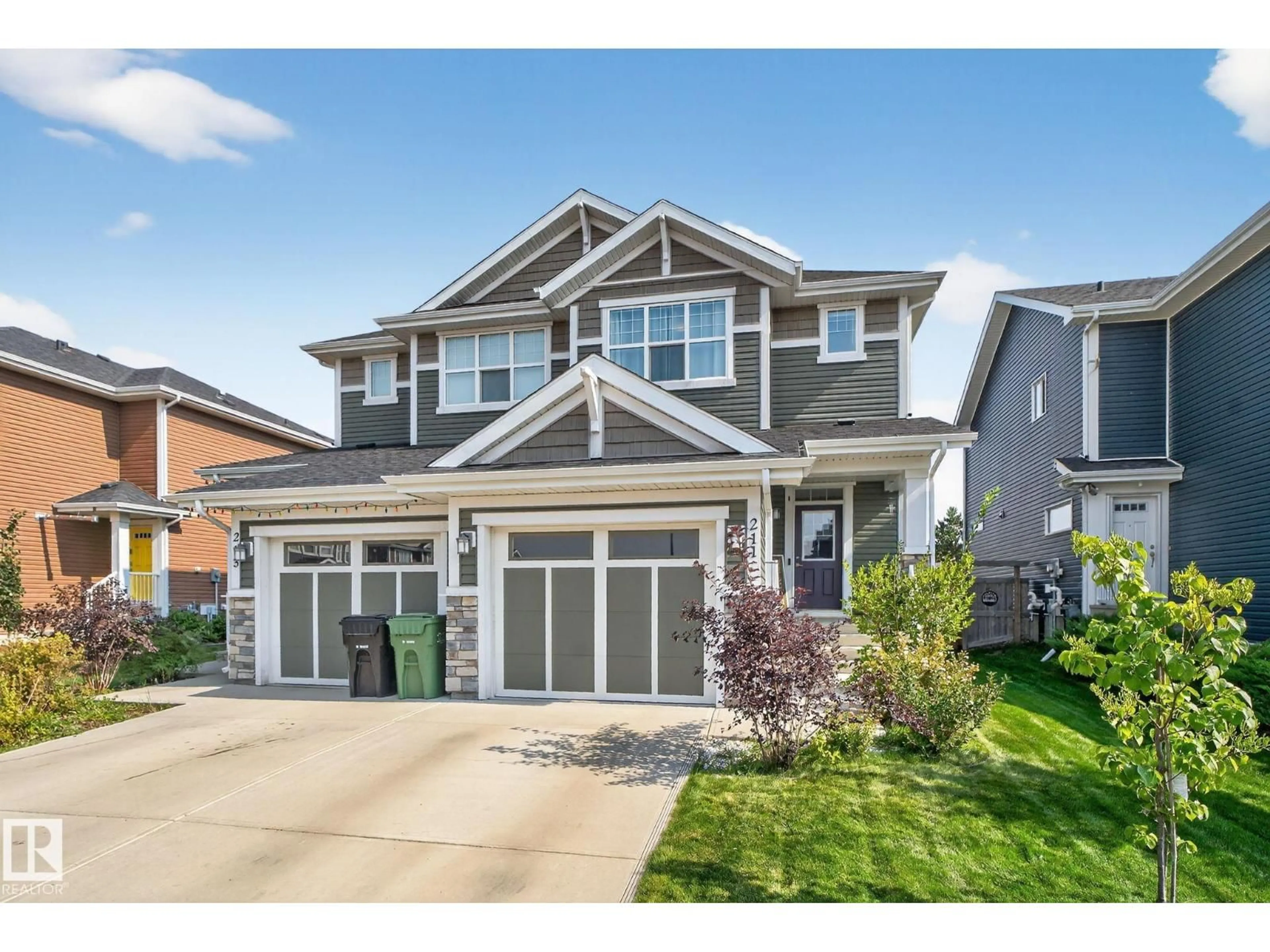 Home with vinyl exterior material, street for 211 STURTZ BEND, Leduc Alberta T9E0Y6