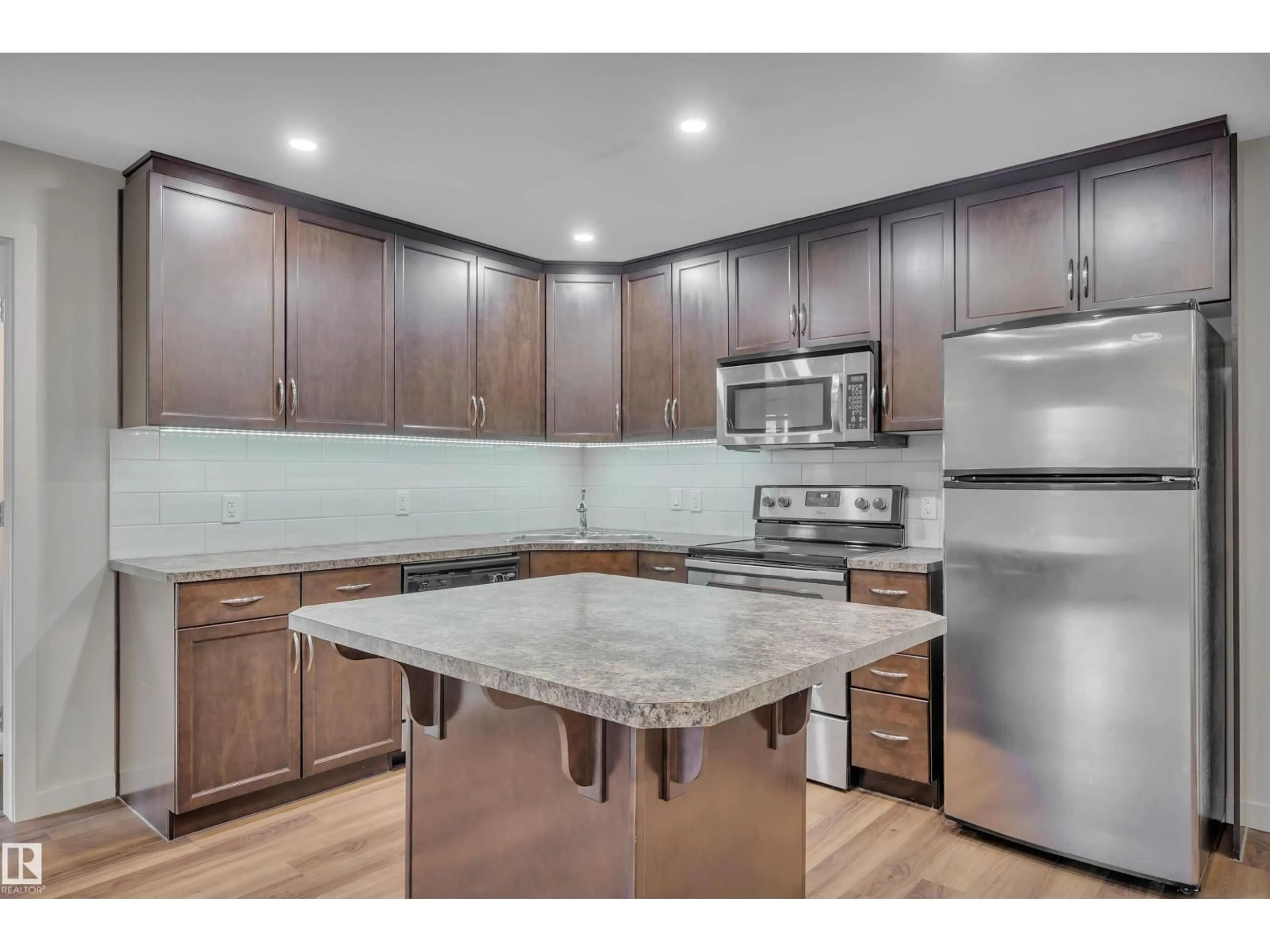 Standard kitchen, ceramic/tile floor for #261 - 11517 ELLERSLIE RD, Edmonton Alberta T6W2A9