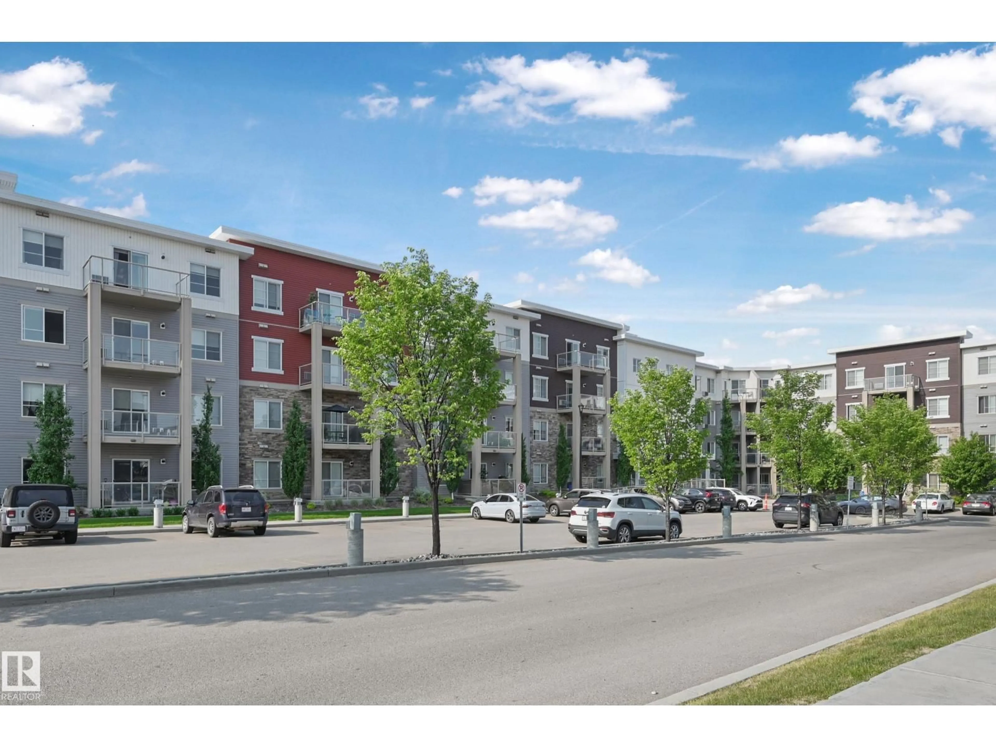 Blurry image for 812 - 102 WELSH DR, Edmonton Alberta T6X1Y7