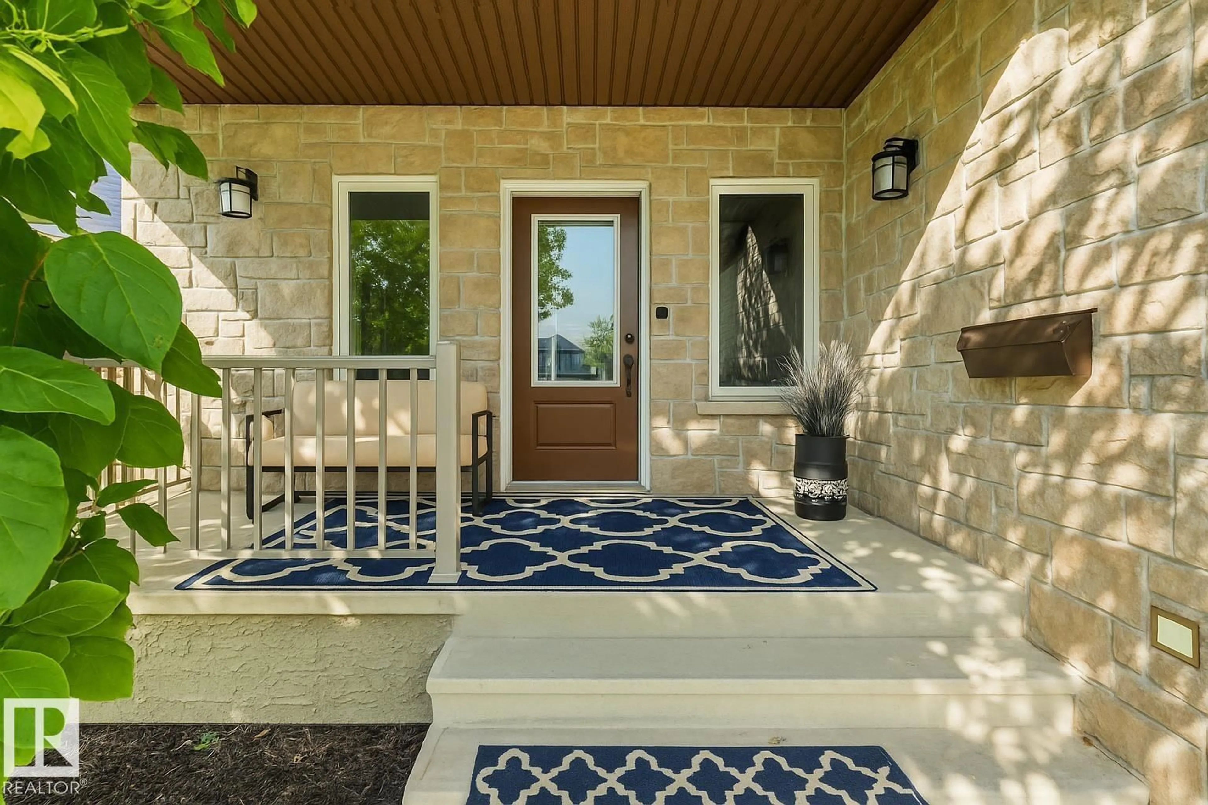 Indoor entryway for 18 VALARIE BA, Spruce Grove Alberta T7X0J7