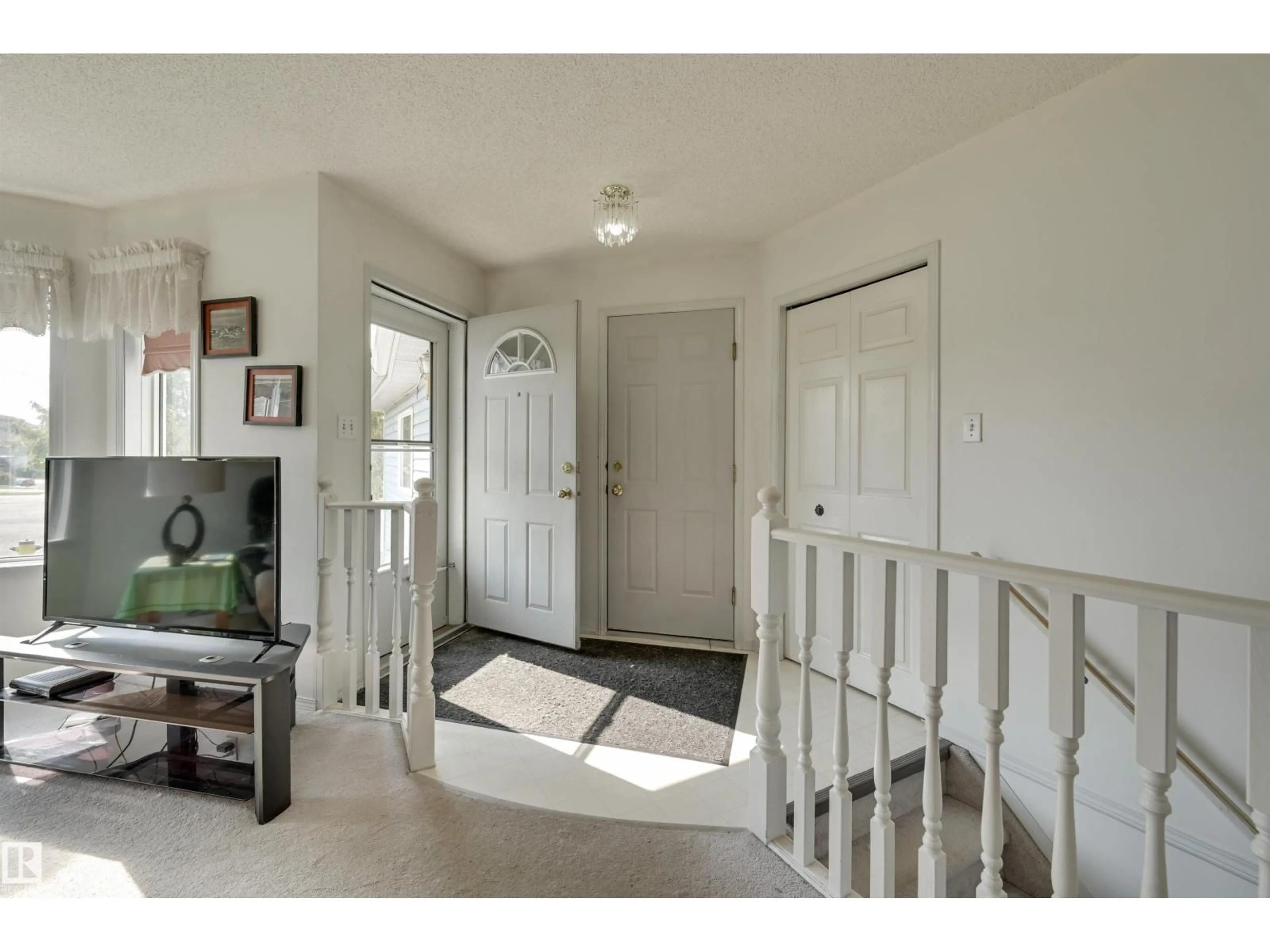 Indoor entryway for NW - 1928 152 AV, Edmonton Alberta T5Y2R7