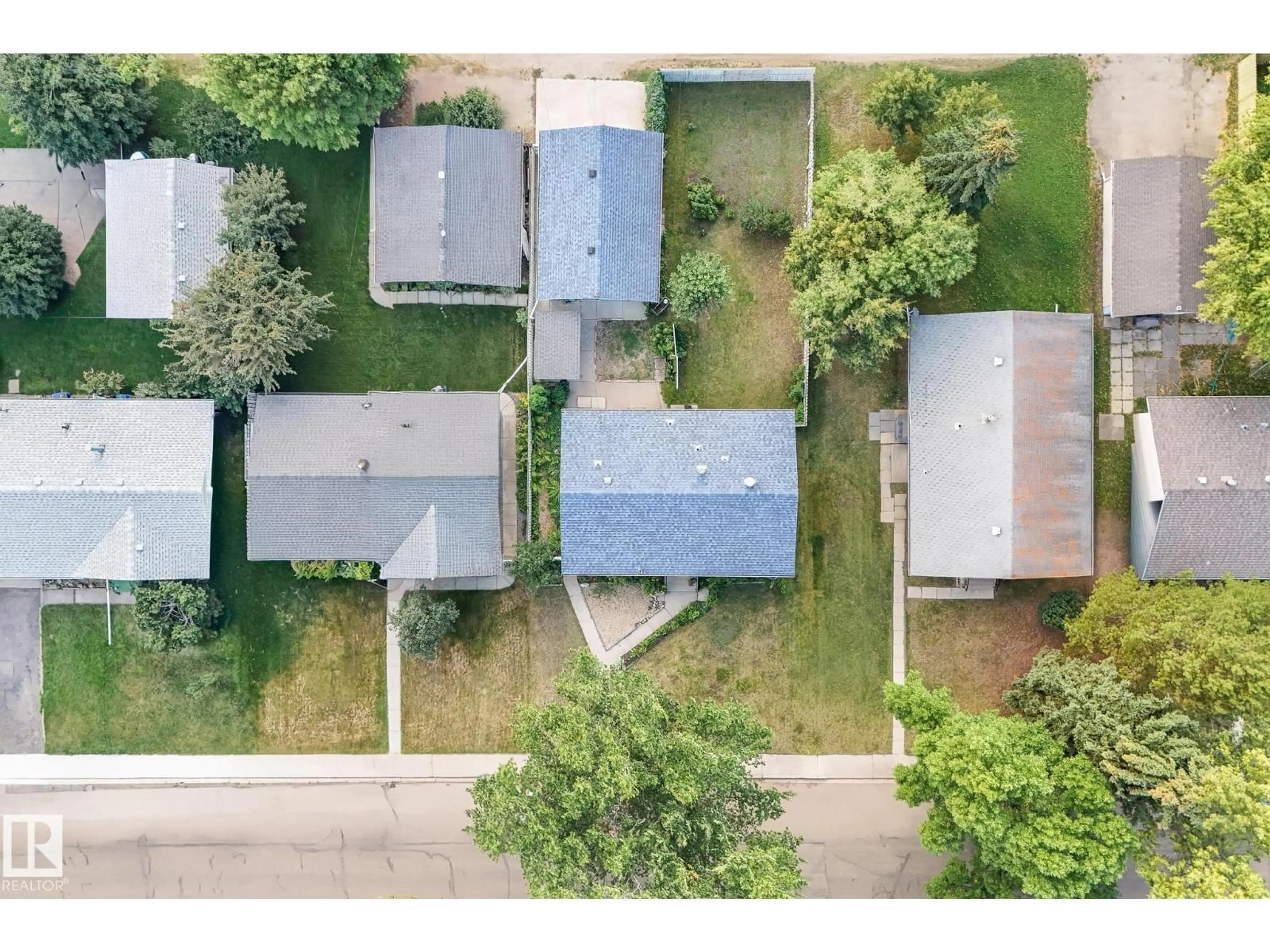 A pic from outside/outdoor area/front of a property/back of a property/a pic from drone, street for 3912 52 ST, Wetaskiwin Alberta T9A1M6
