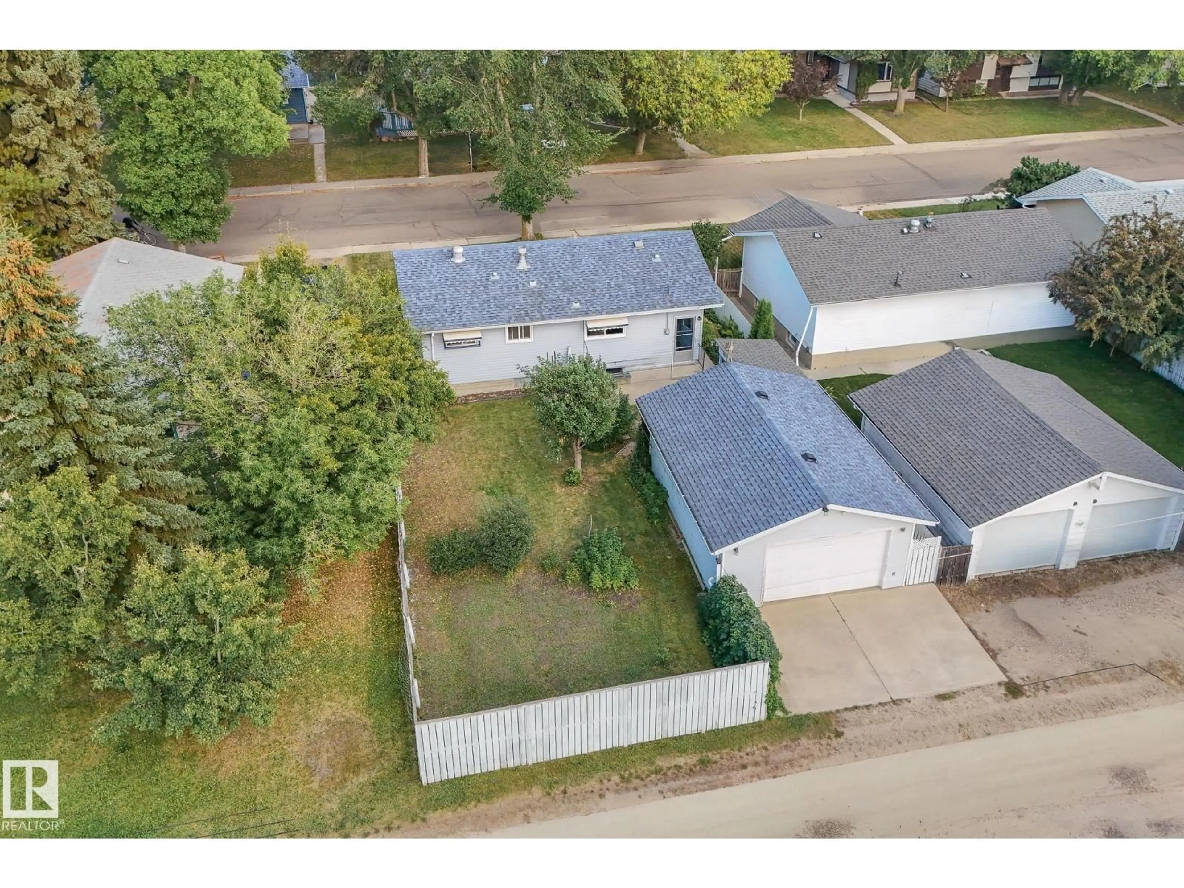 A pic from outside/outdoor area/front of a property/back of a property/a pic from drone, street for 3912 52 ST, Wetaskiwin Alberta T9A1M6