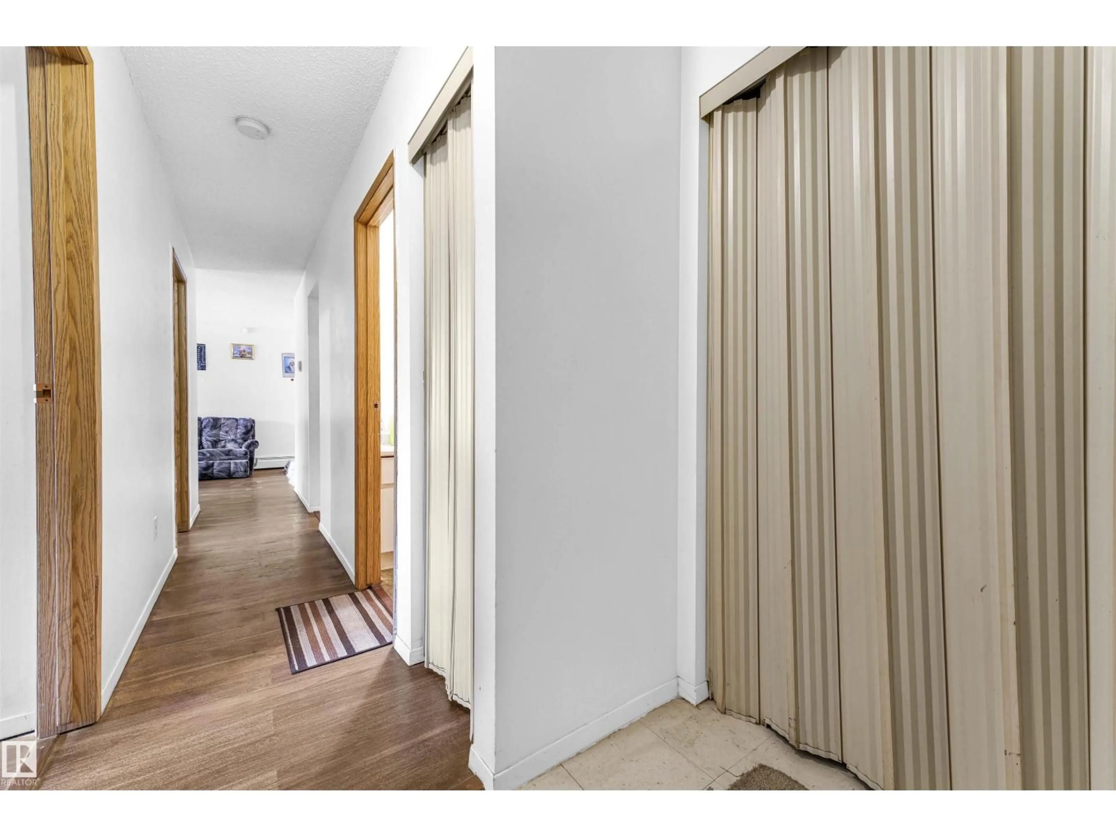 Indoor entryway for #208 - 1620 48 ST, Edmonton Alberta T5L5P1