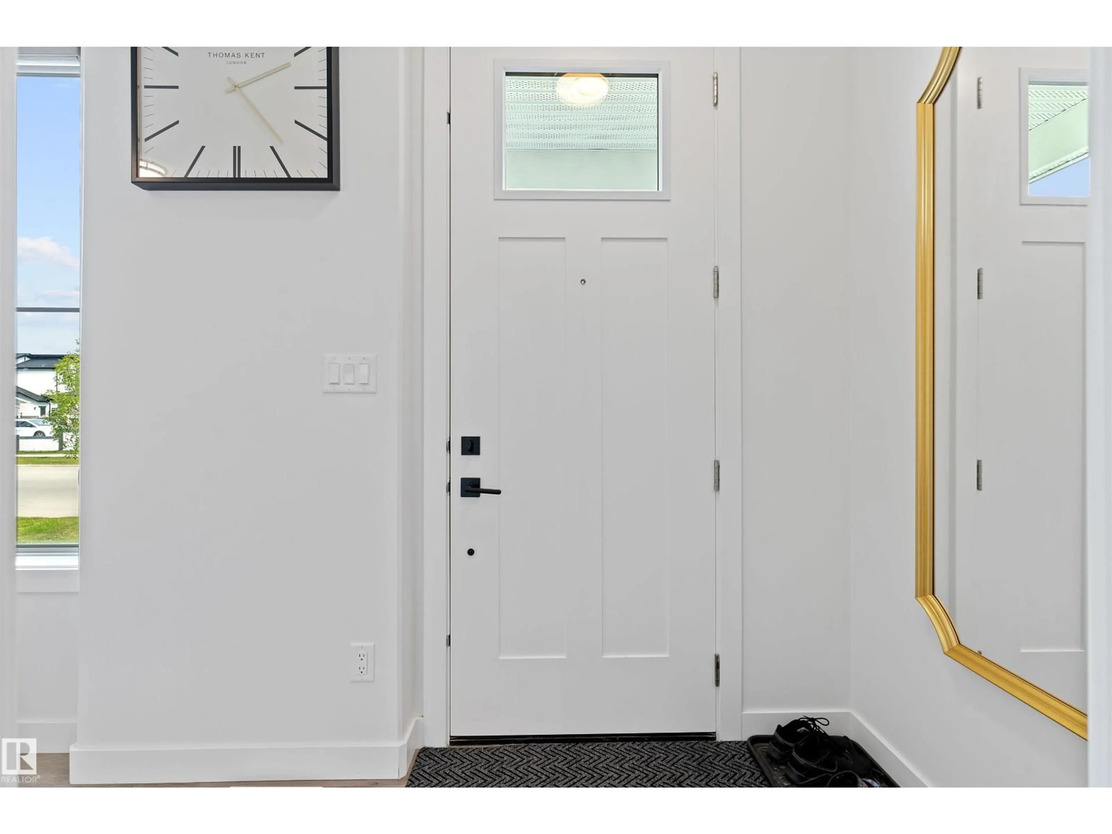 Indoor entryway for 182 CALEDONIA DR, Leduc Alberta T9E0S9