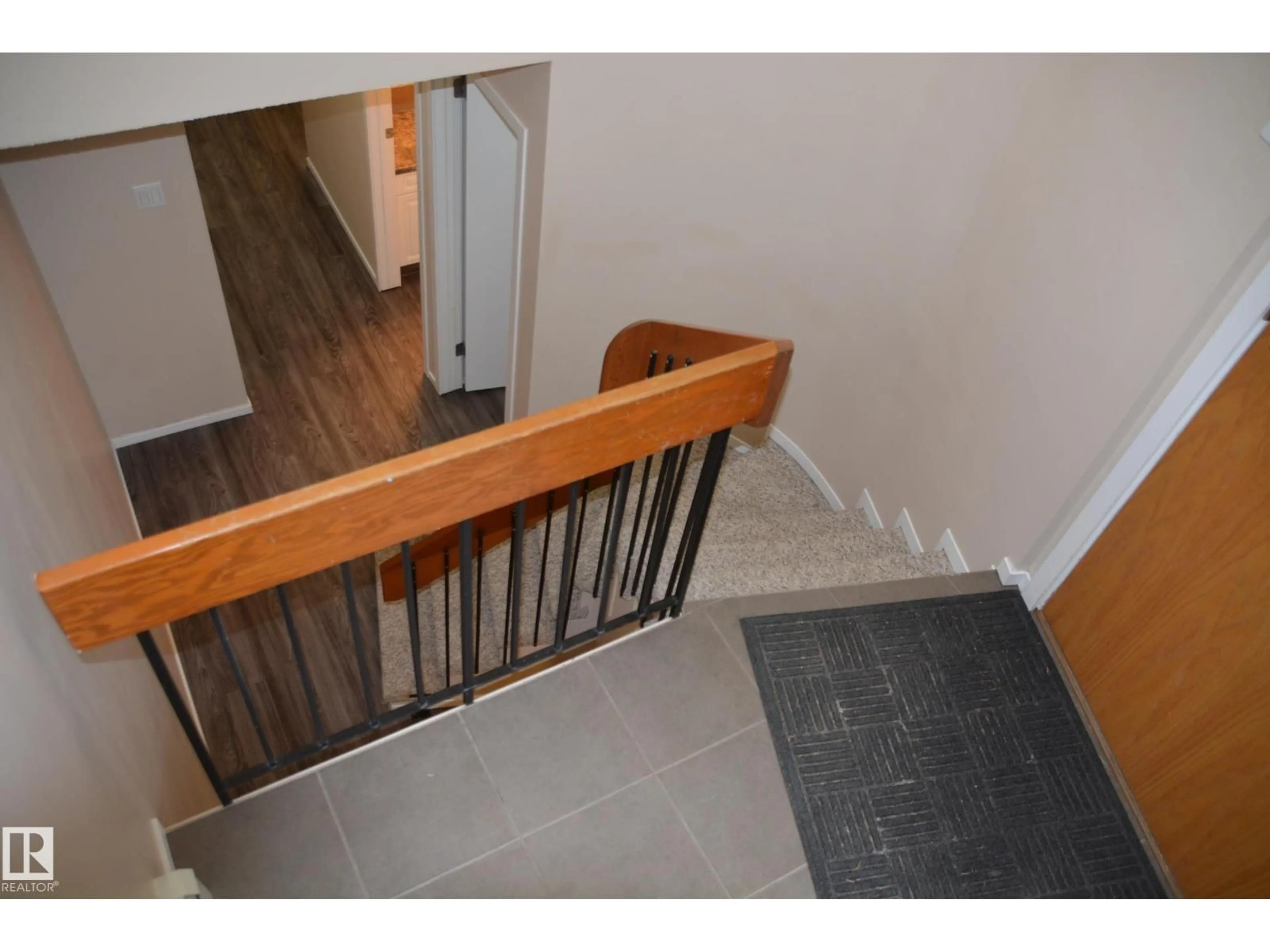 Stairs for 11176 83 AV, Edmonton Alberta T6G0V1