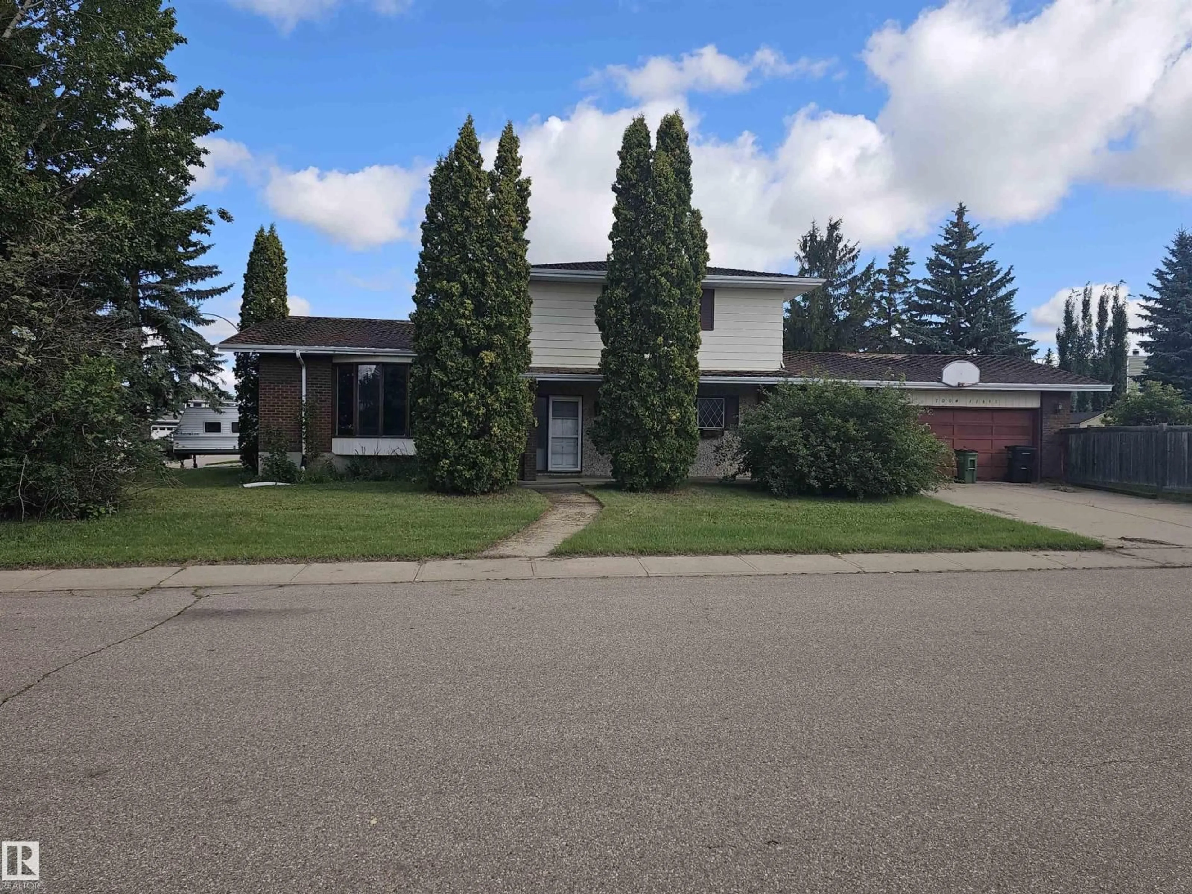A pic from outside/outdoor area/front of a property/back of a property/a pic from drone, street for NW - 7004 11 AV, Edmonton Alberta T6K3J5