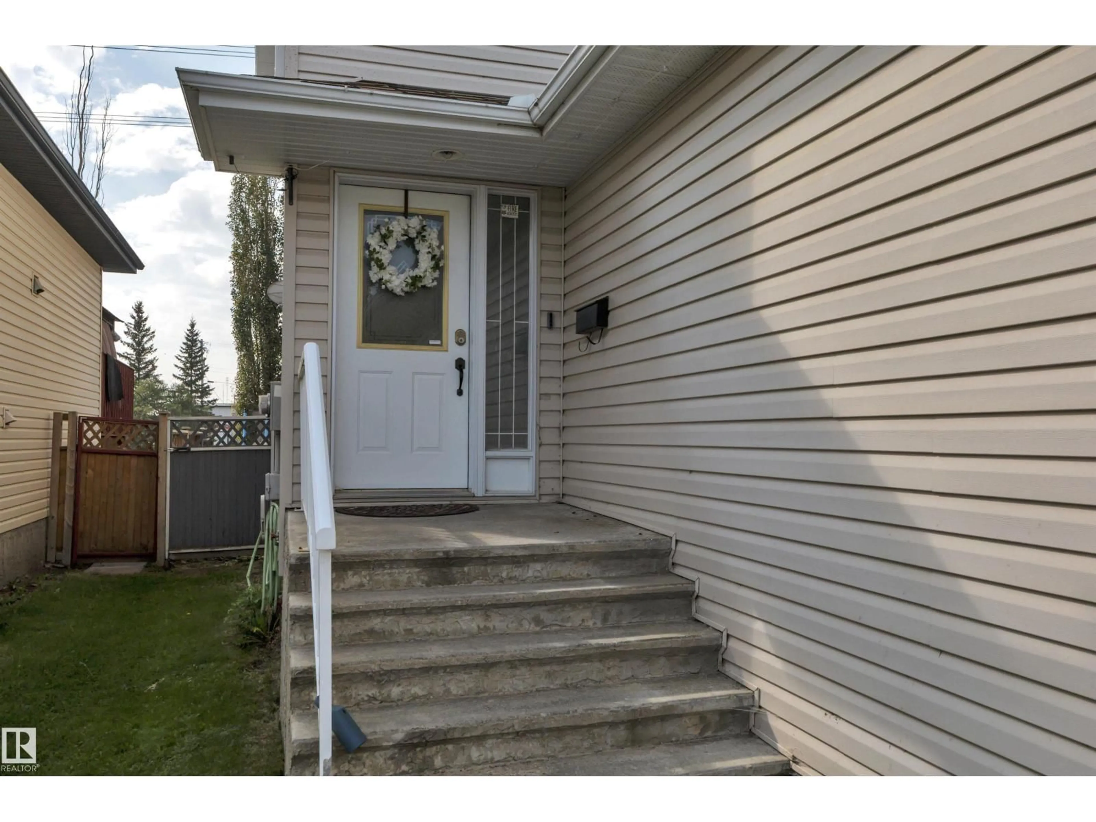 Unknown for 778 HIGHWOOD BV, Devon Alberta T9G2G6