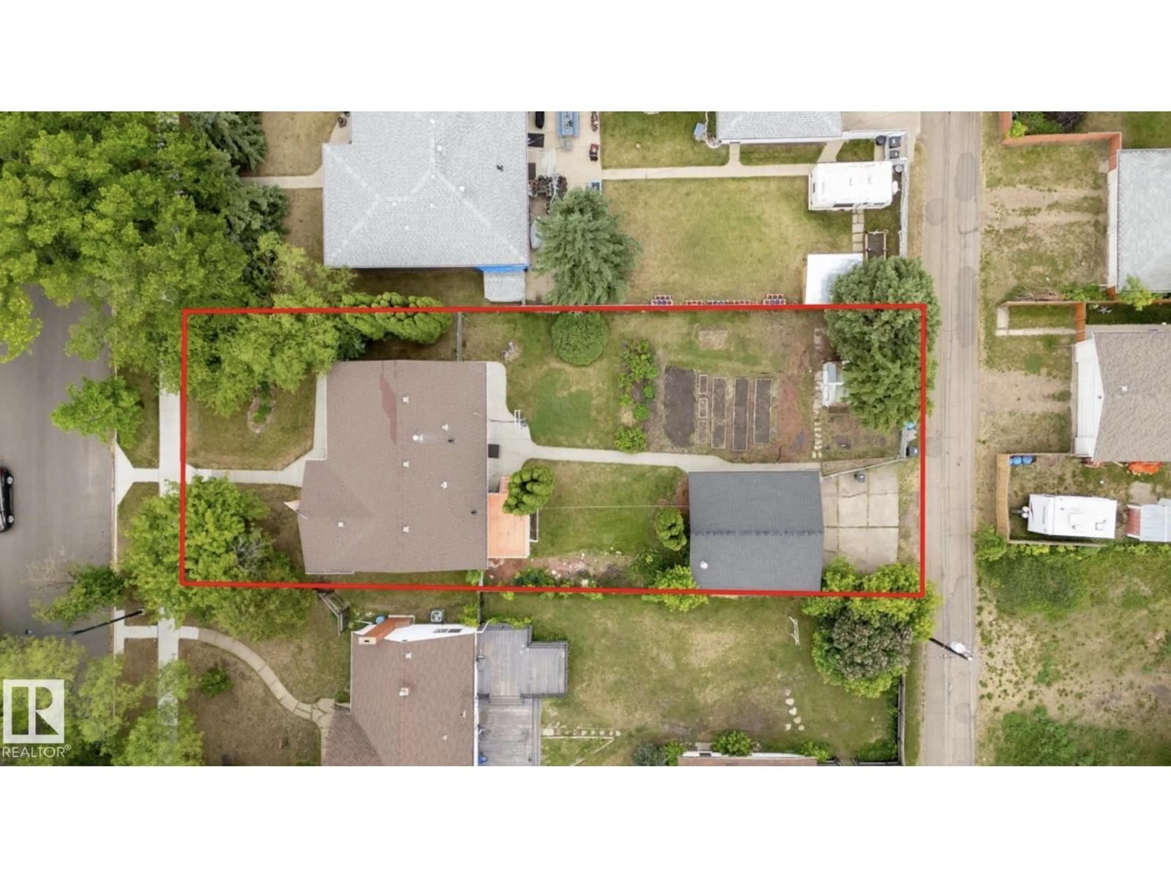 A pic from outside/outdoor area/front of a property/back of a property/a pic from drone, street for NW - 12416 77 STREET, Edmonton Alberta T5B2H5