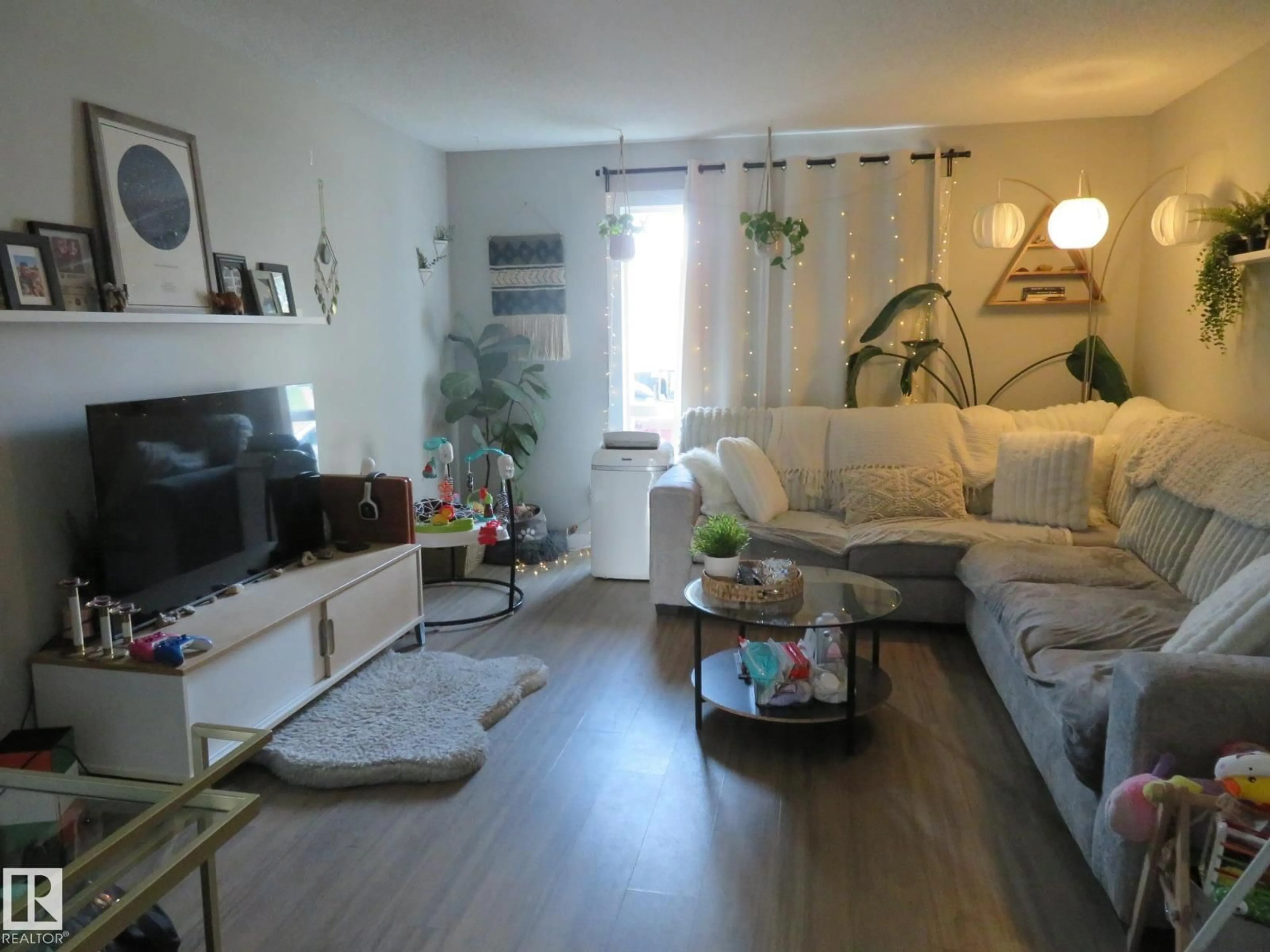 Living room with furniture, unknown for 26 WESTRIDGE PL, Spruce Grove Alberta T7X1S1