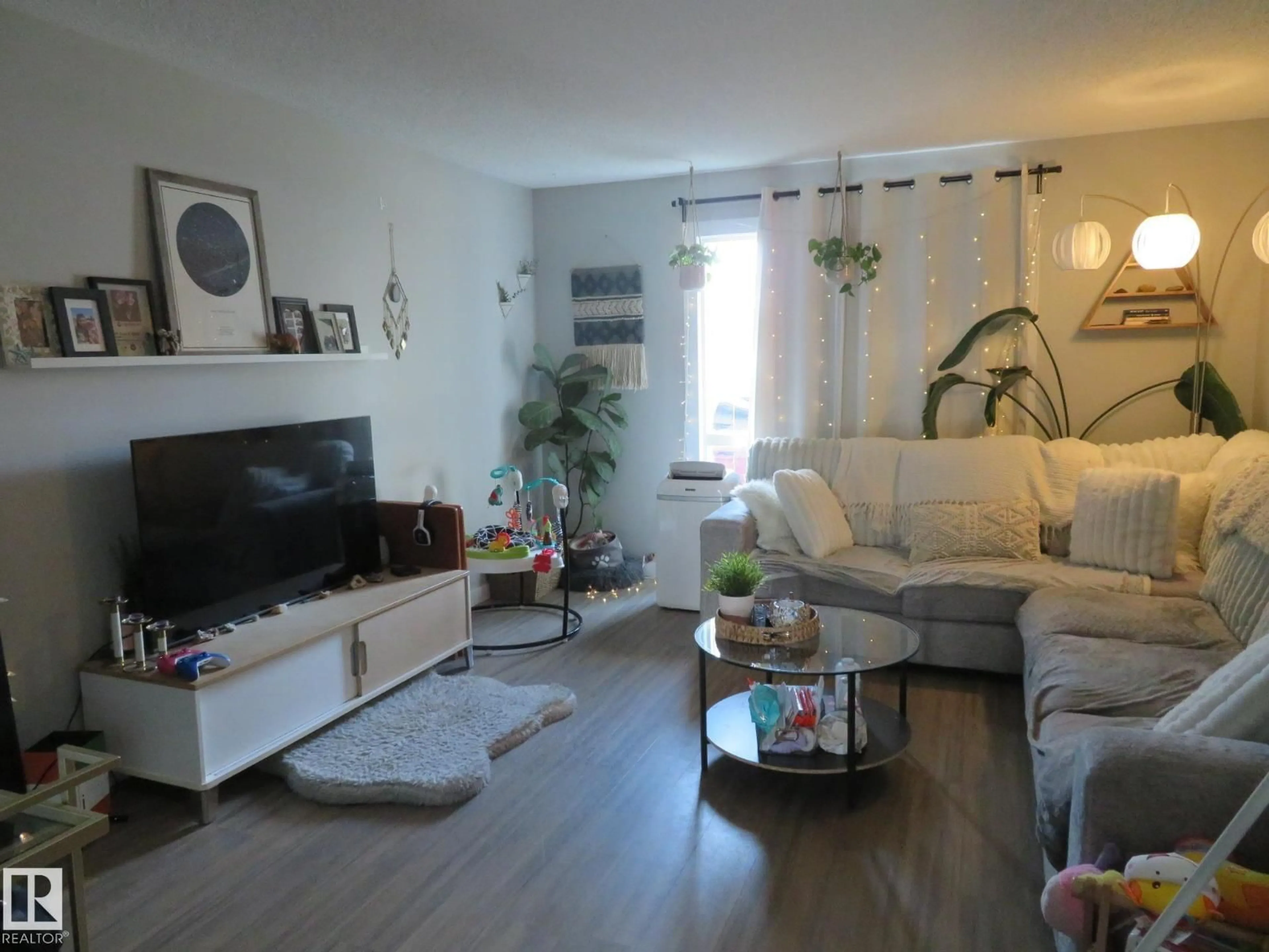 Living room with furniture, unknown for 26 WESTRIDGE PL, Spruce Grove Alberta T7X1S1
