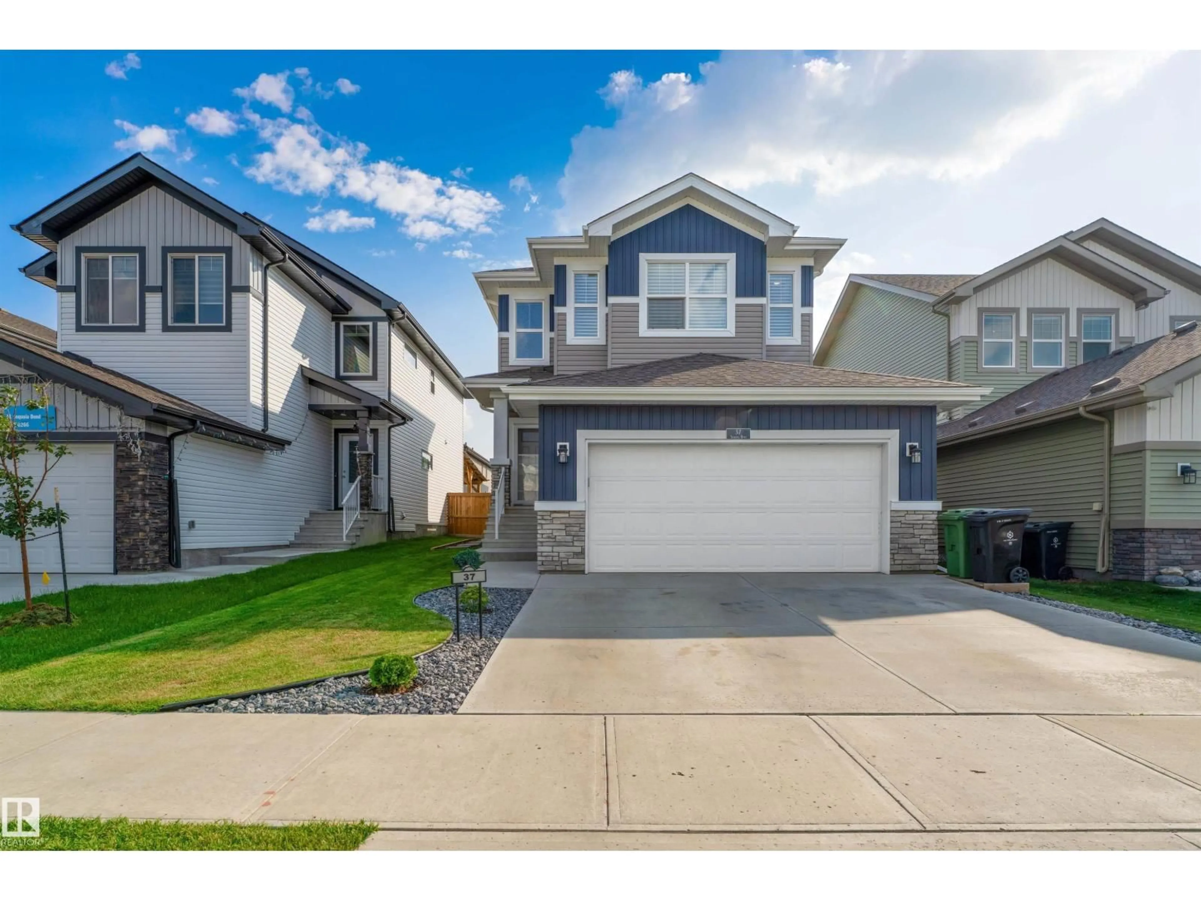 Home with vinyl exterior material, street for 37 SEQUOIA BN, Fort Saskatchewan Alberta T8L0J2