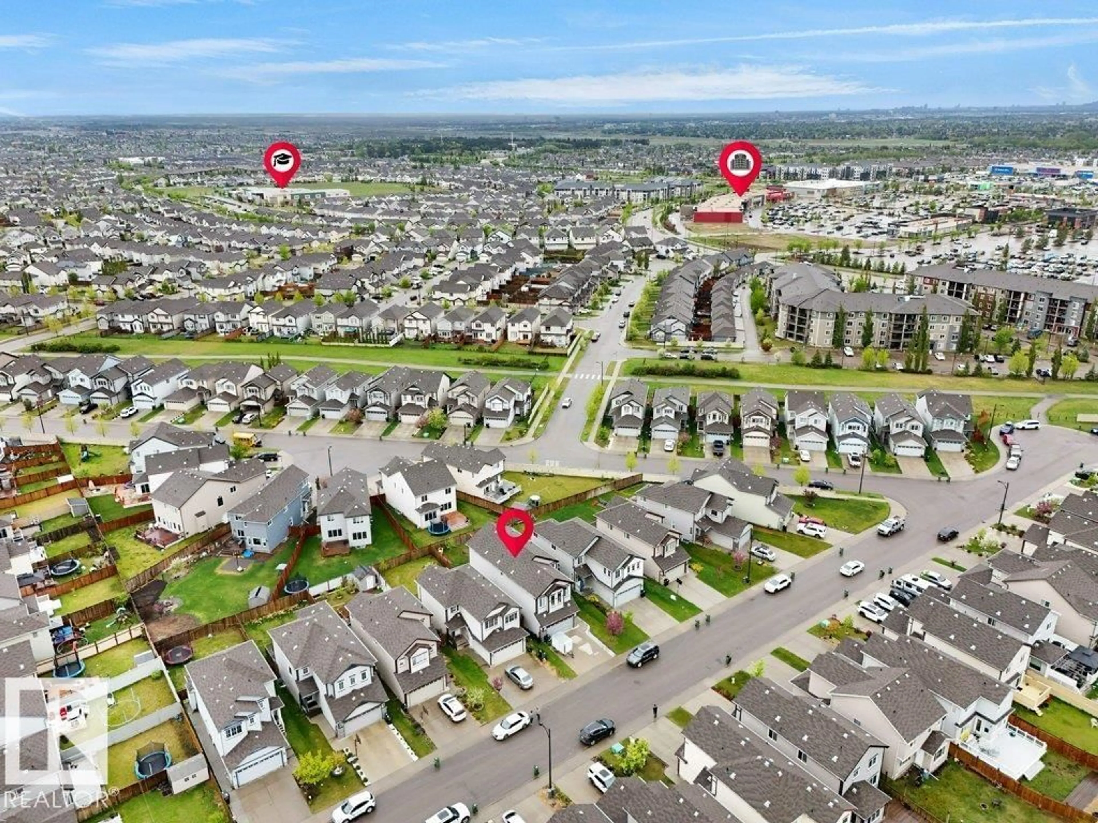 A pic from outside/outdoor area/front of a property/back of a property/a pic from drone, street for 1928 51 ST, Edmonton Alberta T6X1Y4