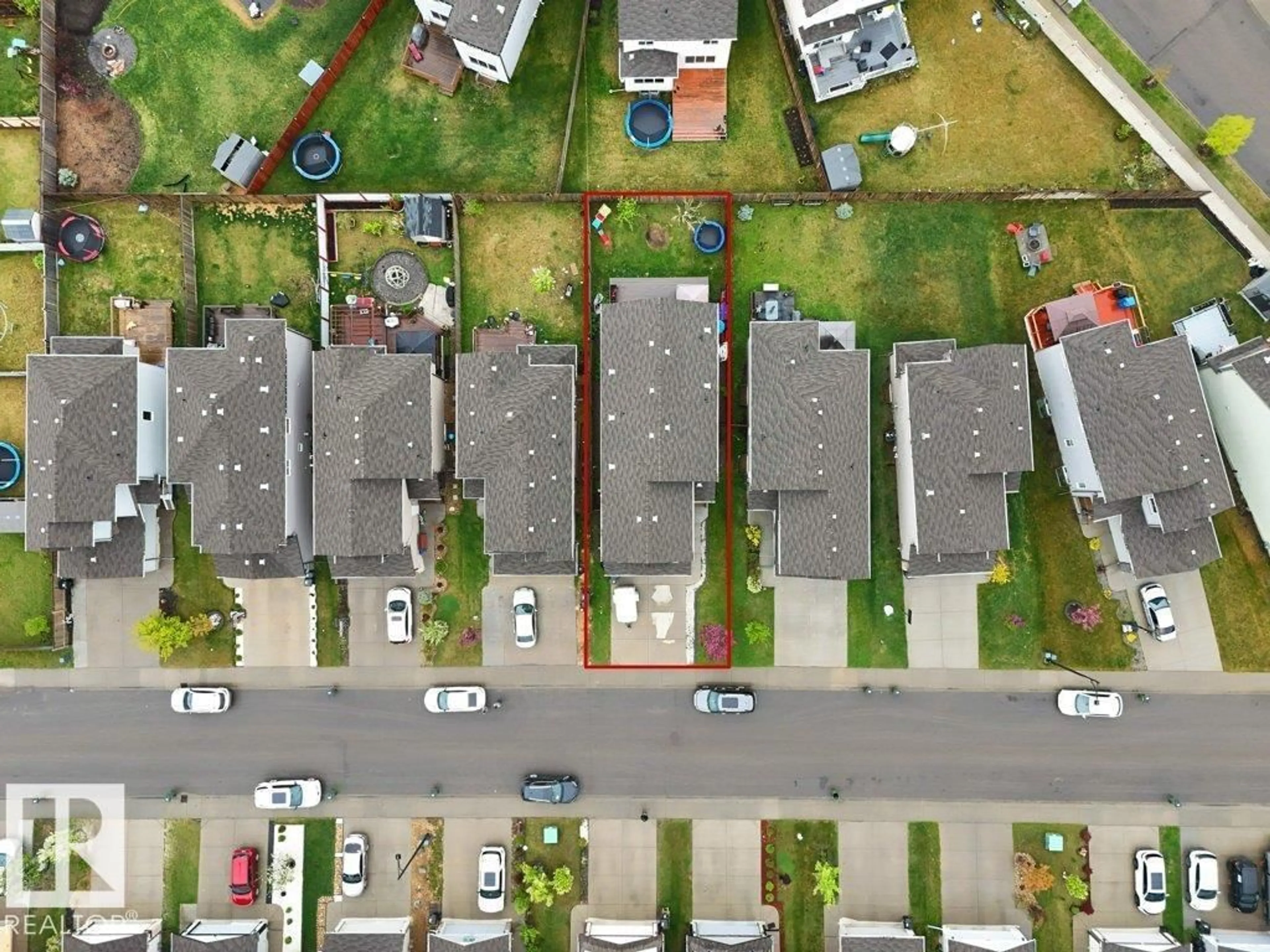 A pic from outside/outdoor area/front of a property/back of a property/a pic from drone, street for 1928 51 ST, Edmonton Alberta T6X1Y4