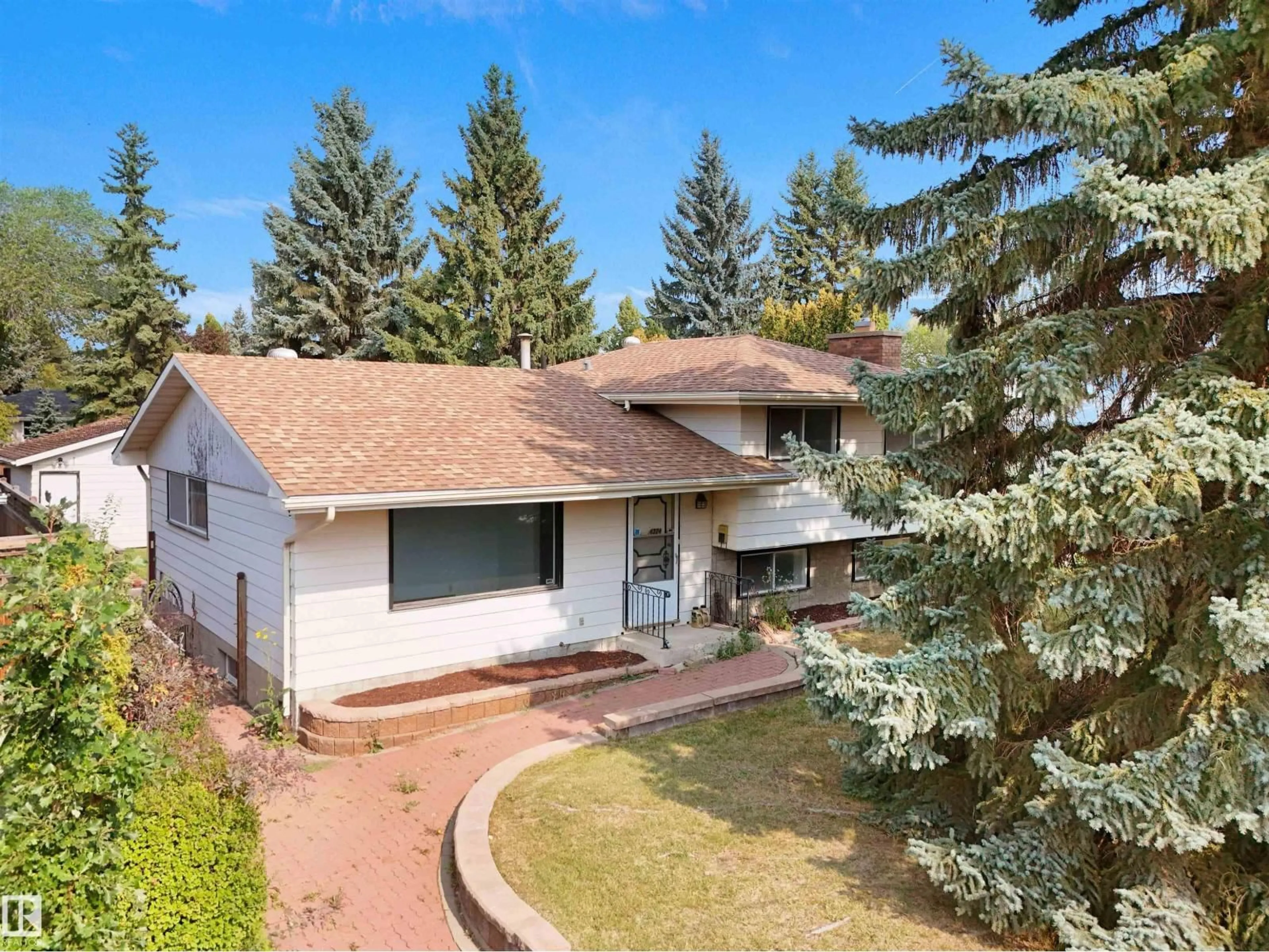 A pic from outside/outdoor area/front of a property/back of a property/a pic from drone, street for 14324 49 AV NW, Edmonton Alberta T6H0H8
