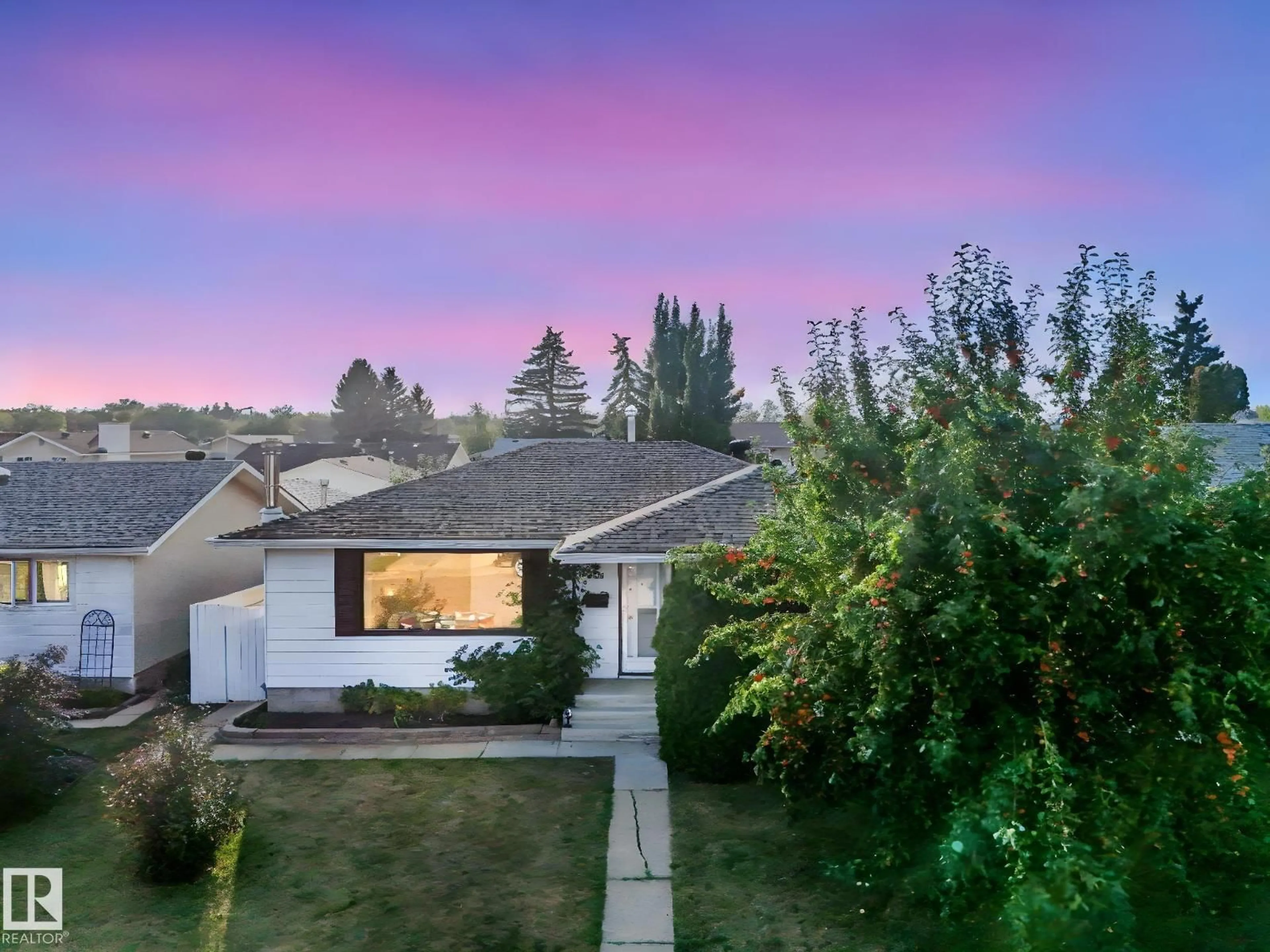 A pic from outside/outdoor area/front of a property/back of a property/a pic from drone, mountain view for NW - 14612 114A ST, Edmonton Alberta T5X1R2