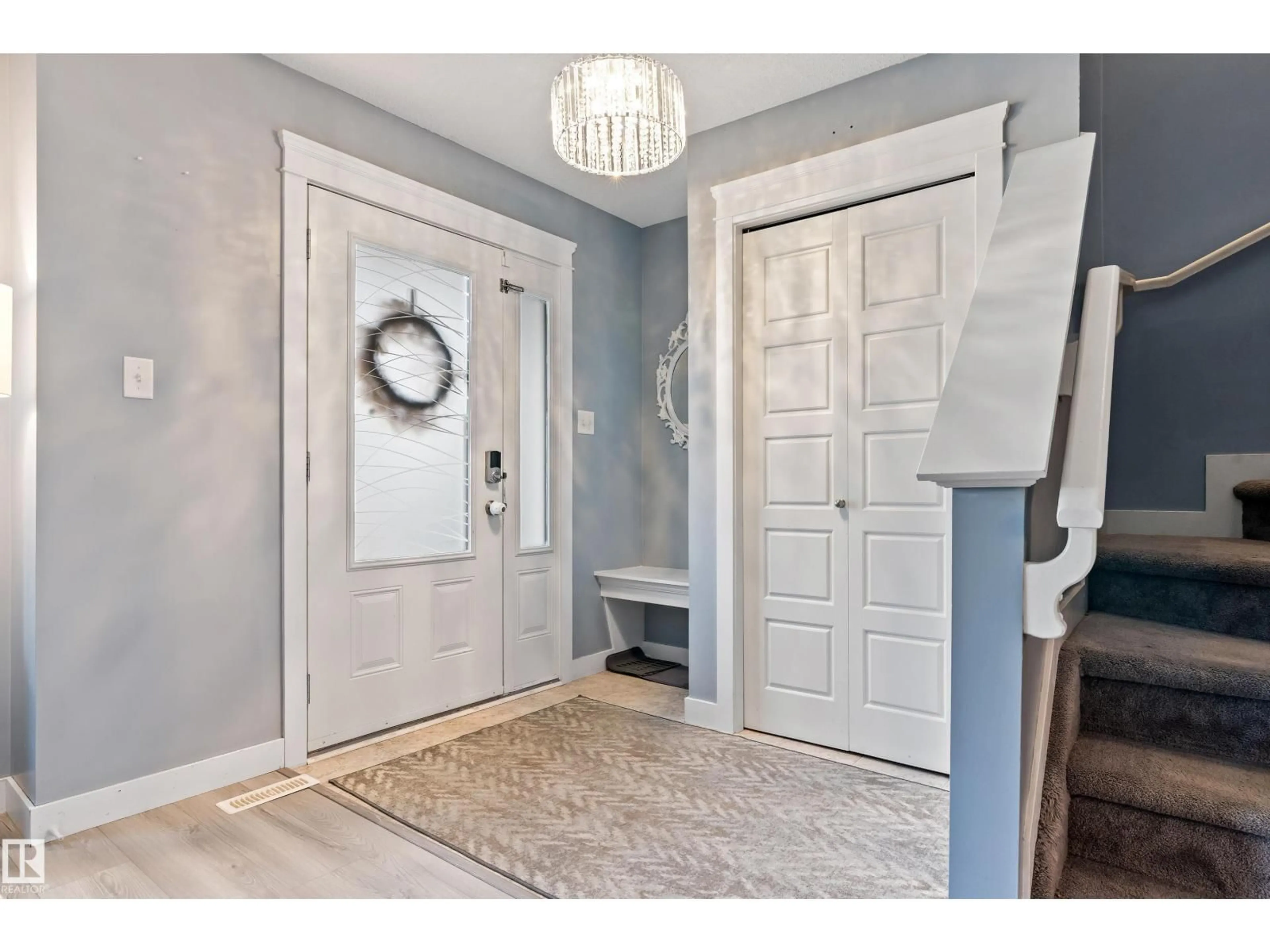 Indoor entryway for 327 DESROCHERS BV, Edmonton Alberta T6W3J1