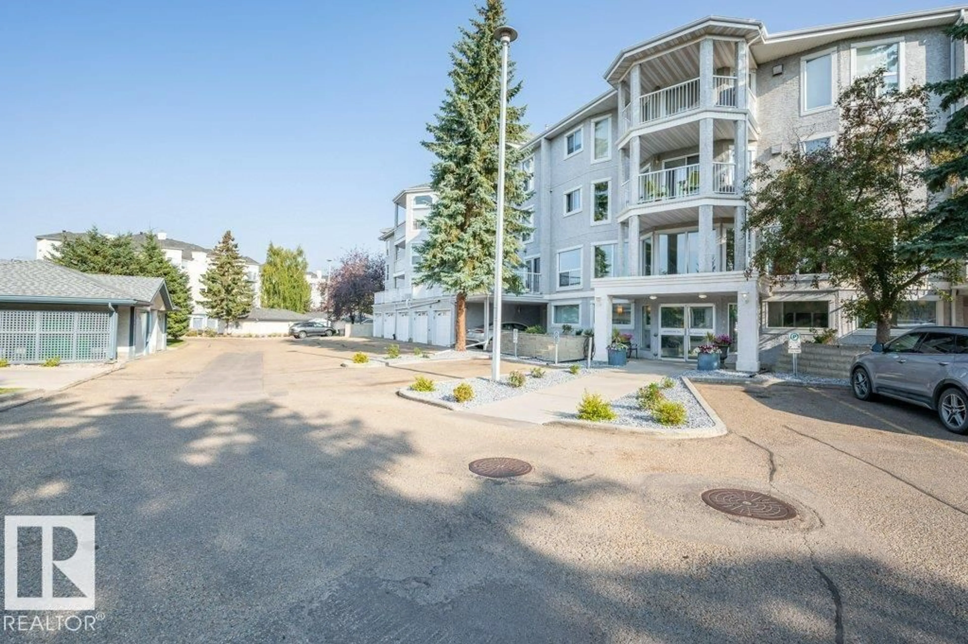 Patio, mountain view for 411 65 GERVAIS RD, St. Albert Alberta T8N6H6