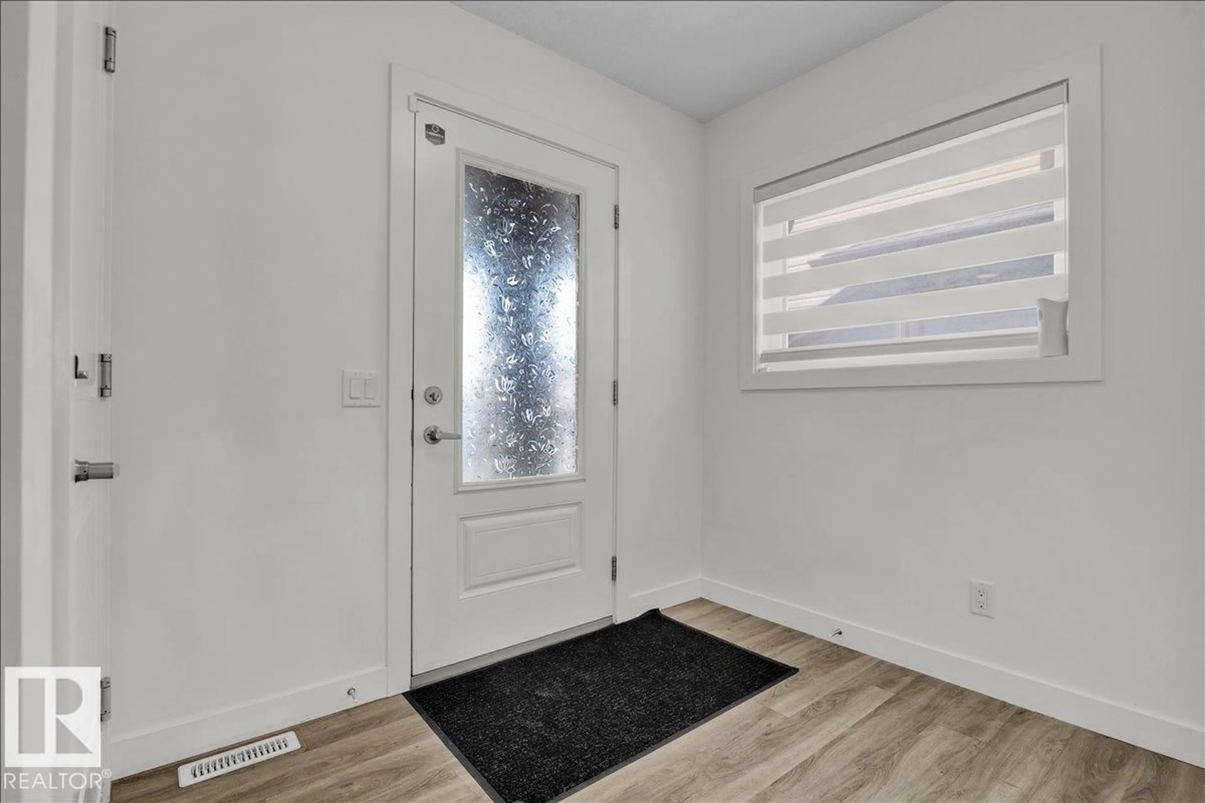 Indoor entryway for 12210 176 AV, Edmonton Alberta T5X0L2